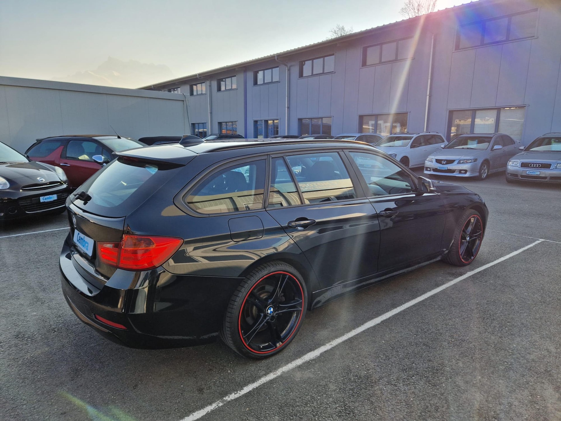 BMW 320d xDrive Touring Steptronic-image-4