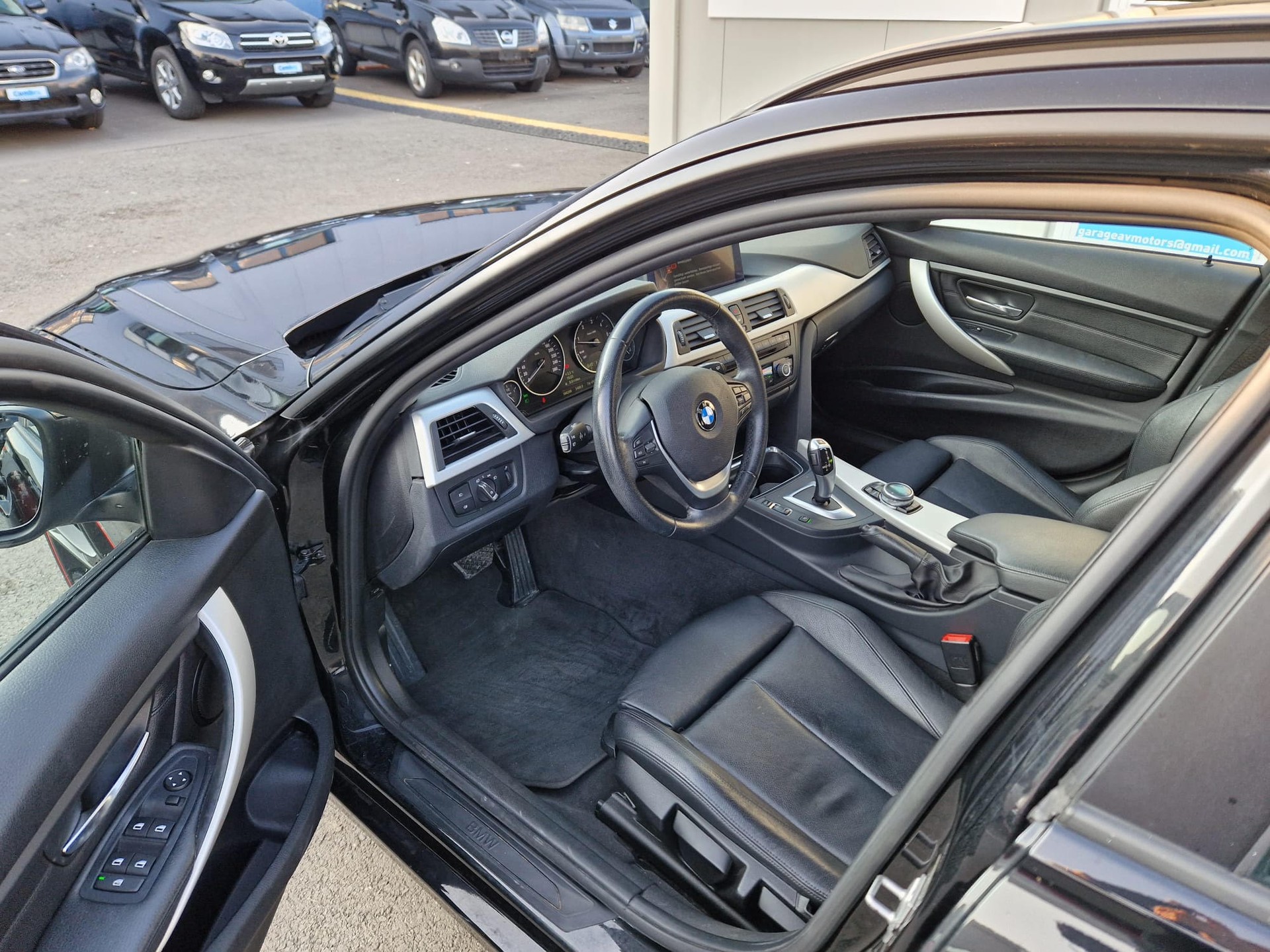 BMW 320d xDrive Touring Steptronic-image-8