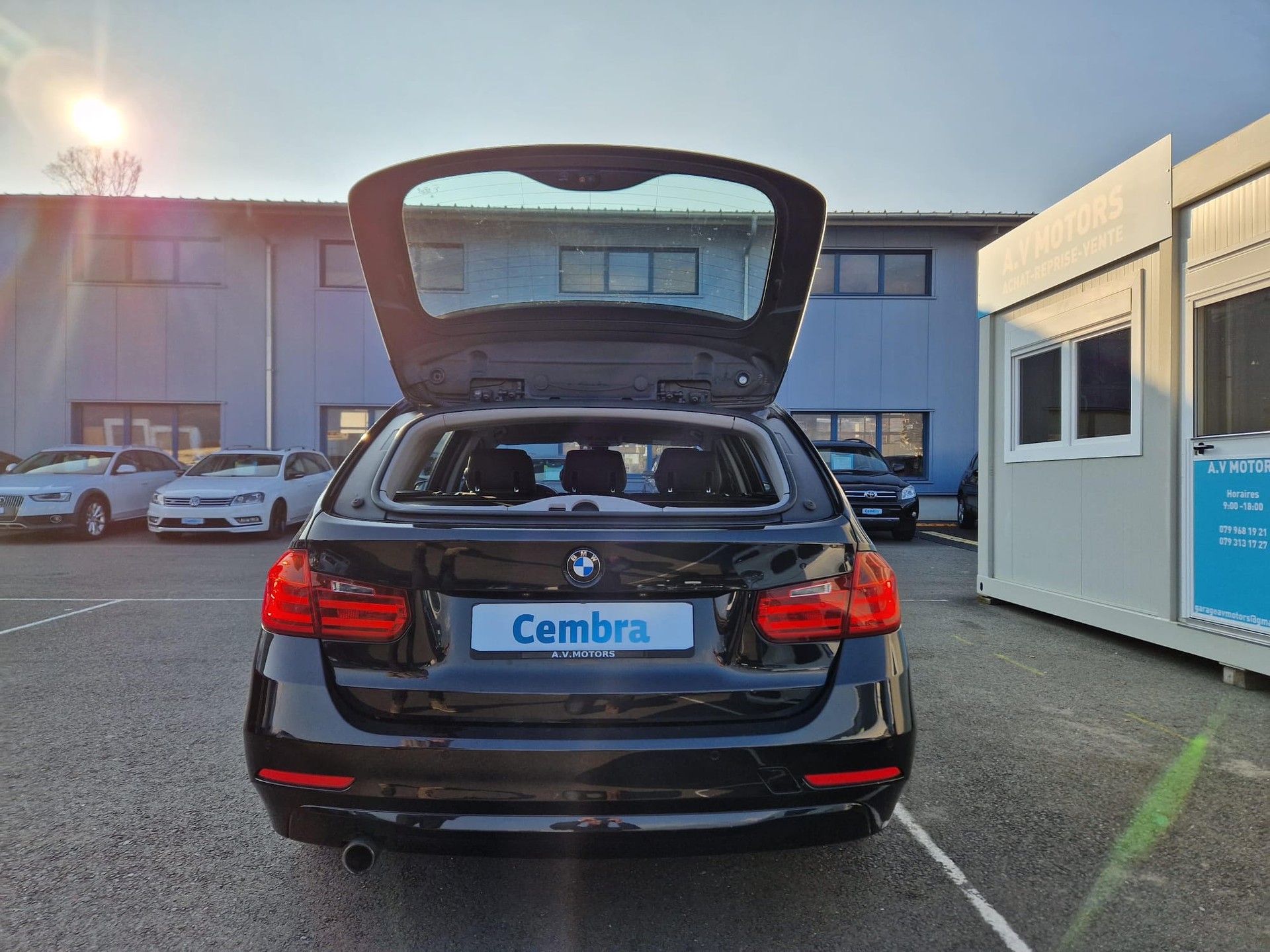 BMW 320d xDrive Touring Steptronic-image-6
