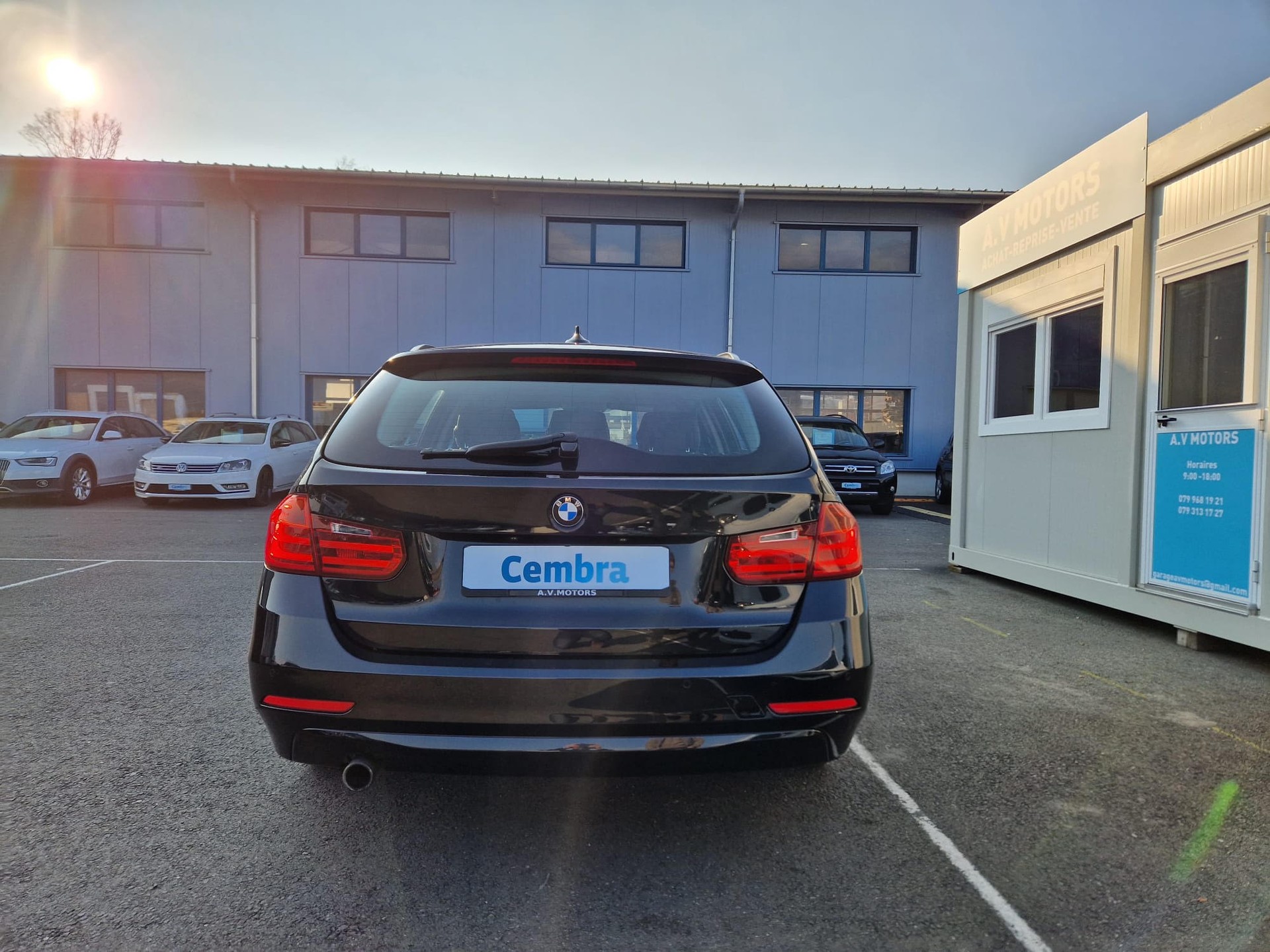 BMW 320d xDrive Touring Steptronic-image-5