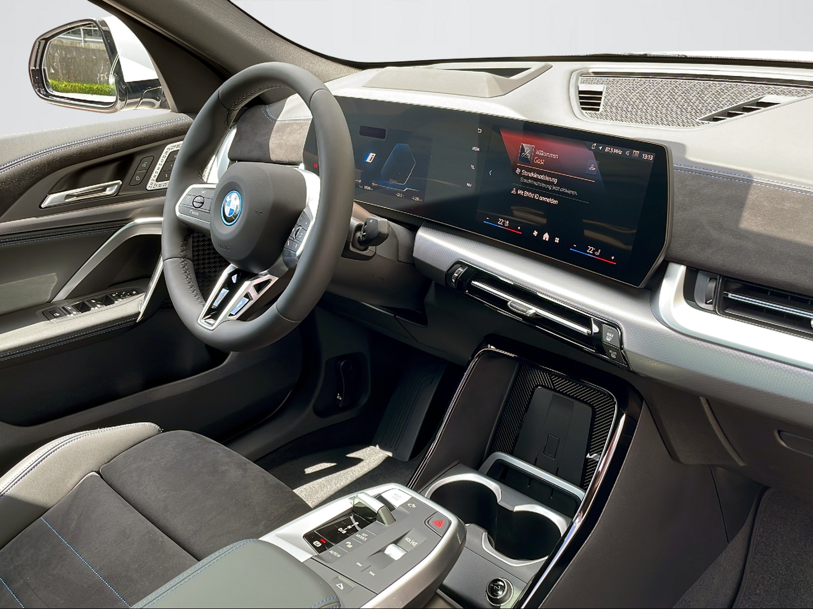 BMW iX2 xDrive 30 M Sport Pro-image-10