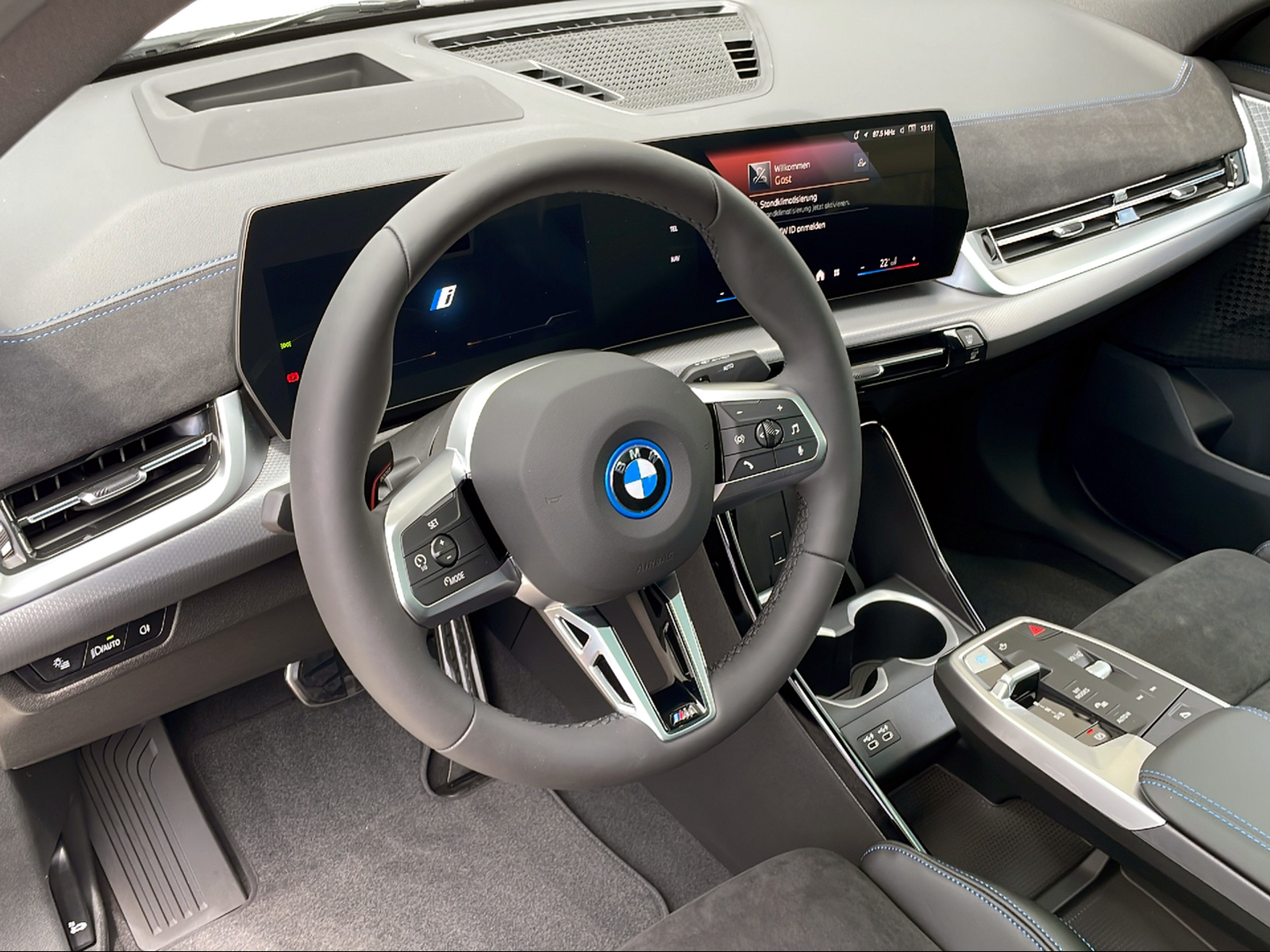 BMW iX2 xDrive 30 M Sport Pro-image-3