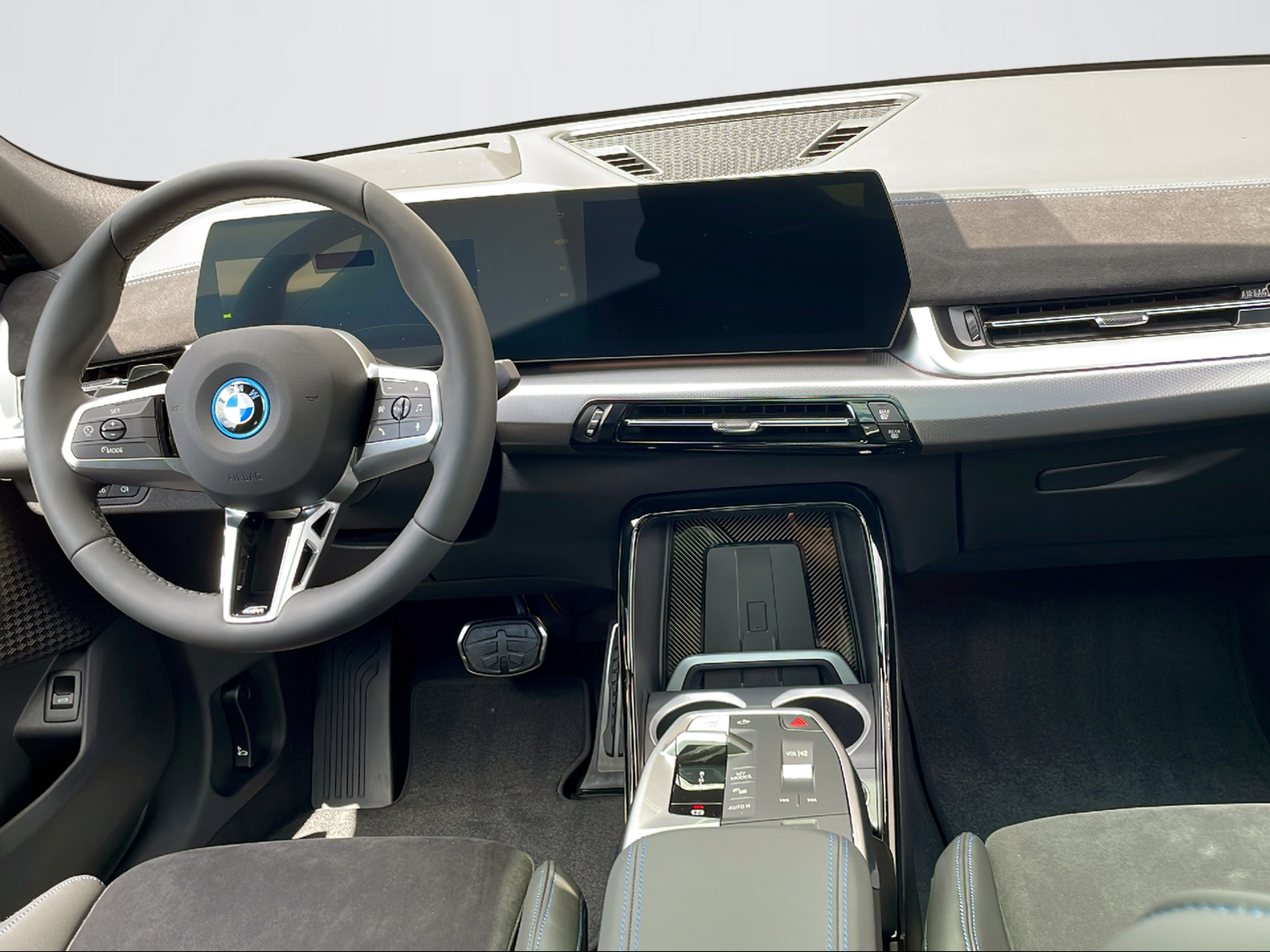 BMW iX2 xDrive 30 M Sport Pro-image-4