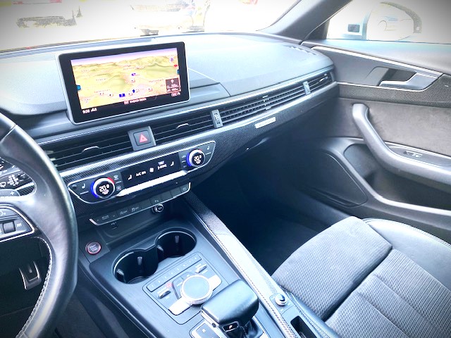 AUDI S4 Avant 3.0 V6 TFSI quattro S-Tronic-image-3