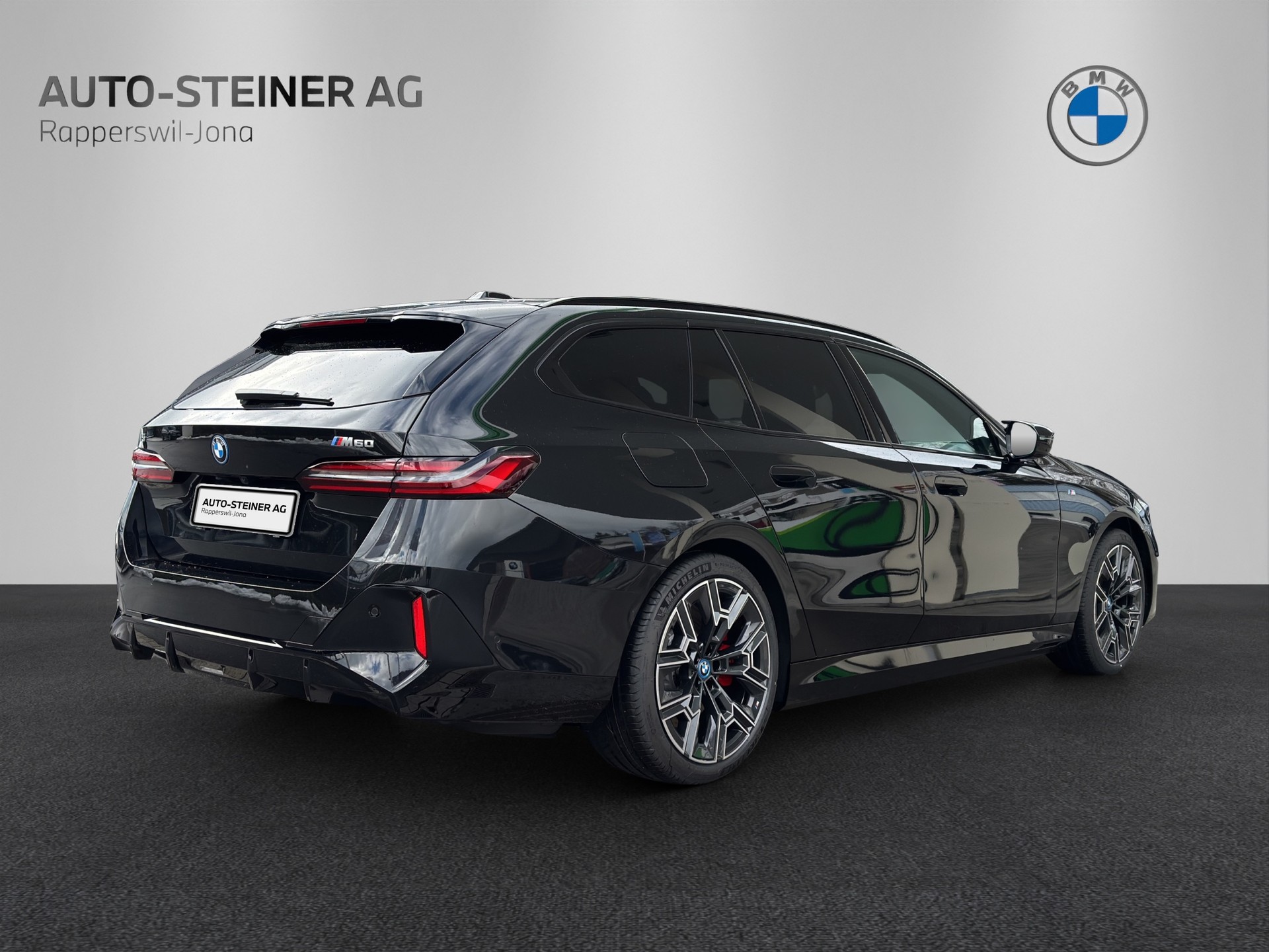 BMW i5 M60 Touring M Sport Pro-image-4