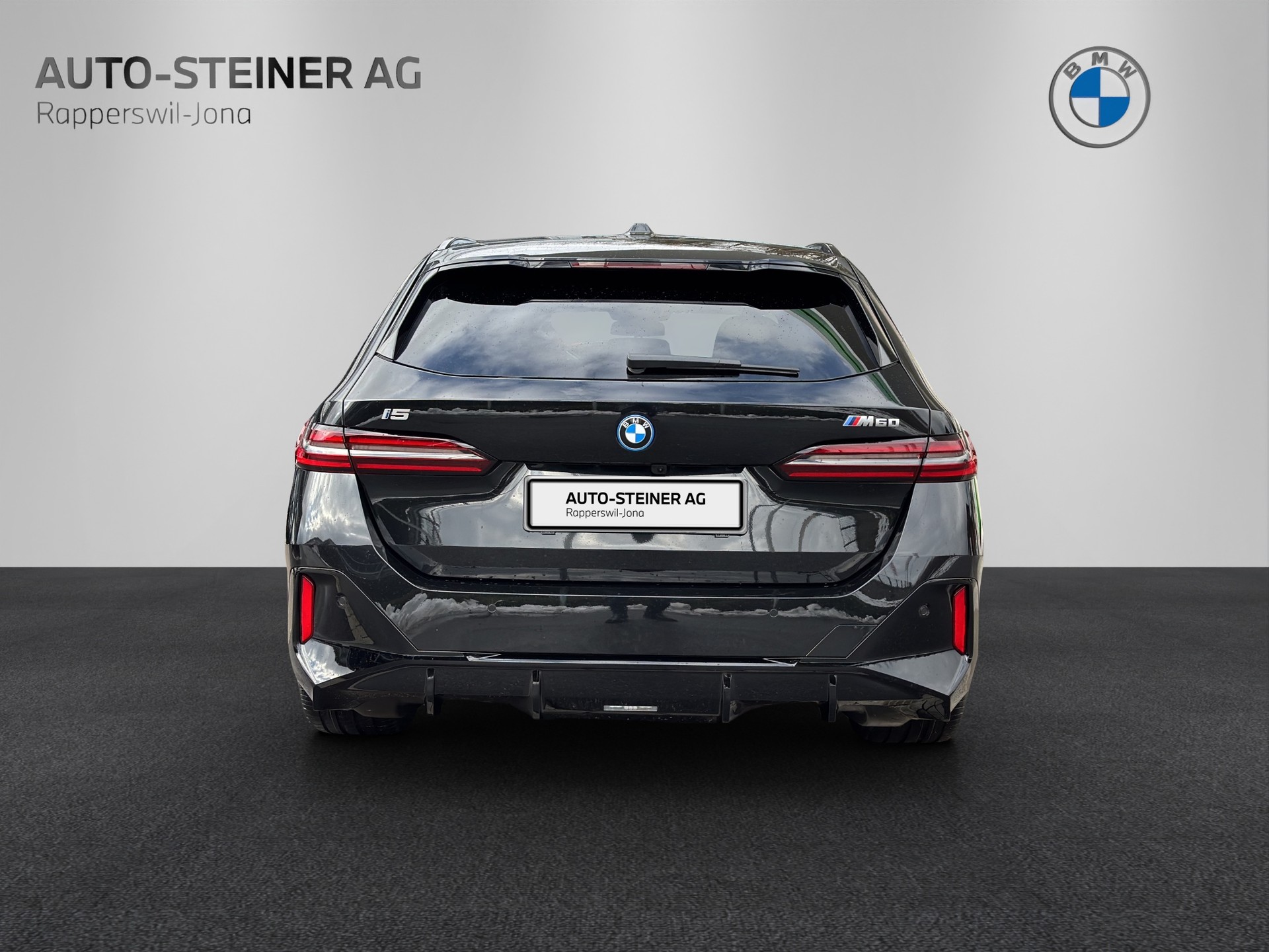 BMW i5 M60 Touring M Sport Pro-image-3
