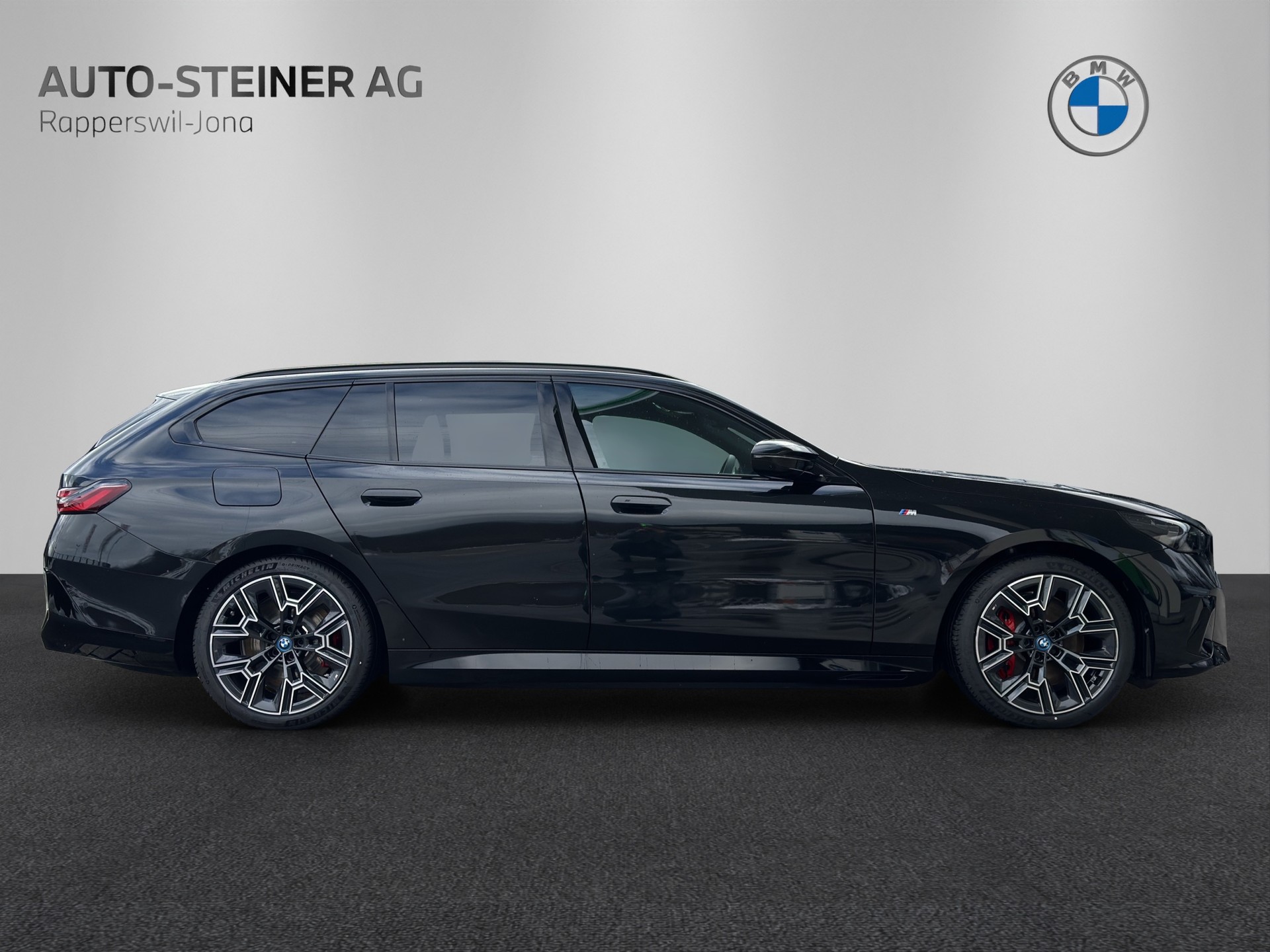 BMW i5 M60 Touring M Sport Pro-image-5