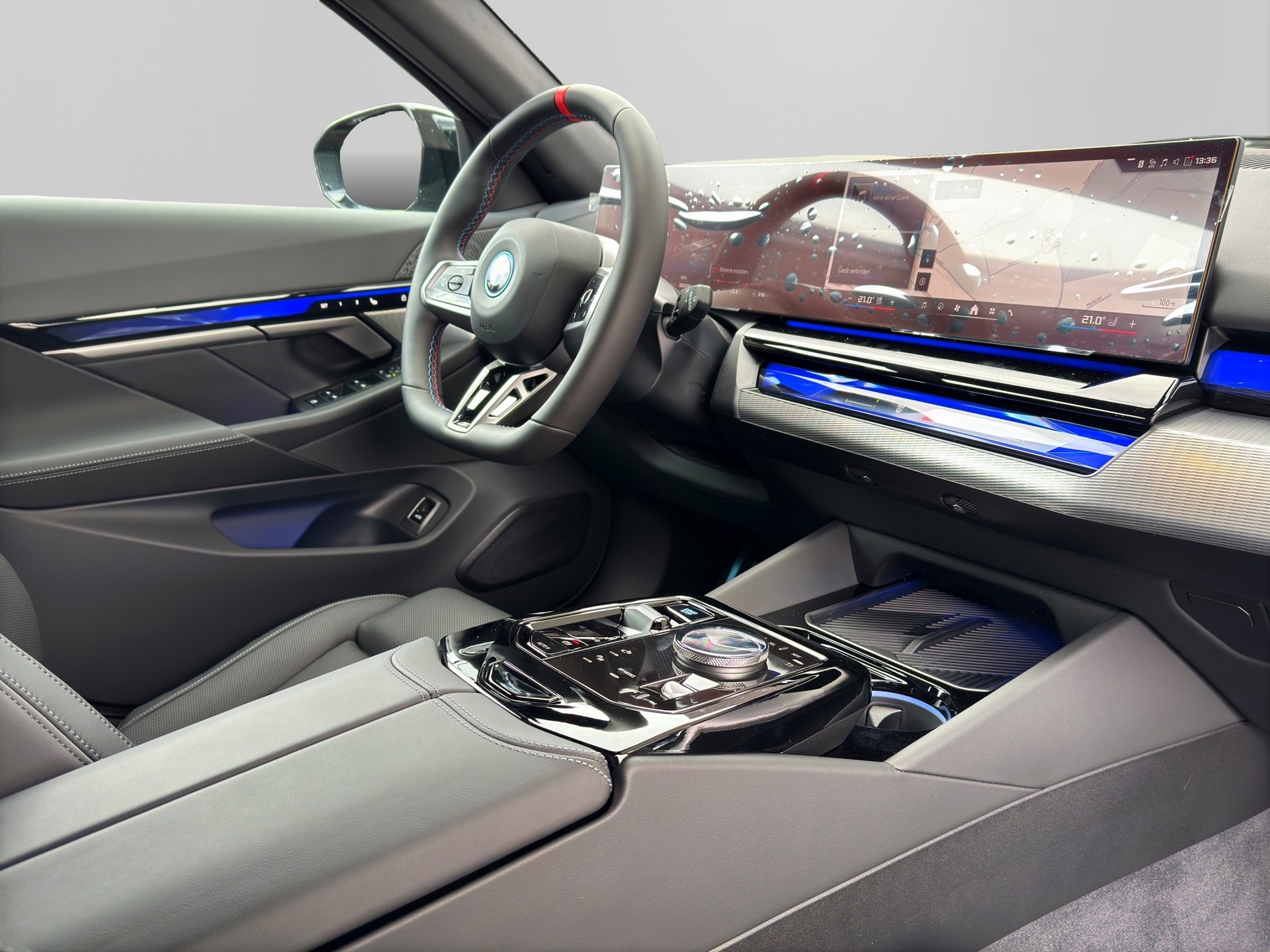 BMW i5 M60 Touring M Sport Pro-image-14