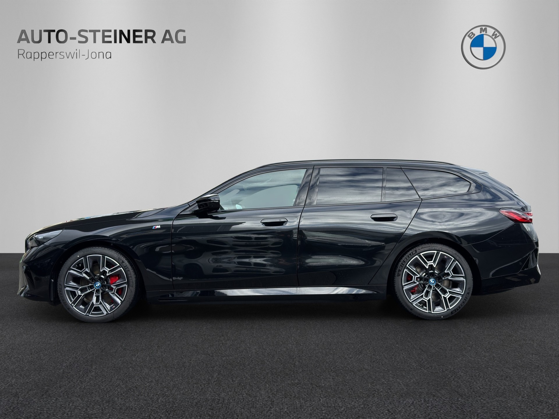 BMW i5 M60 Touring M Sport Pro-image-1