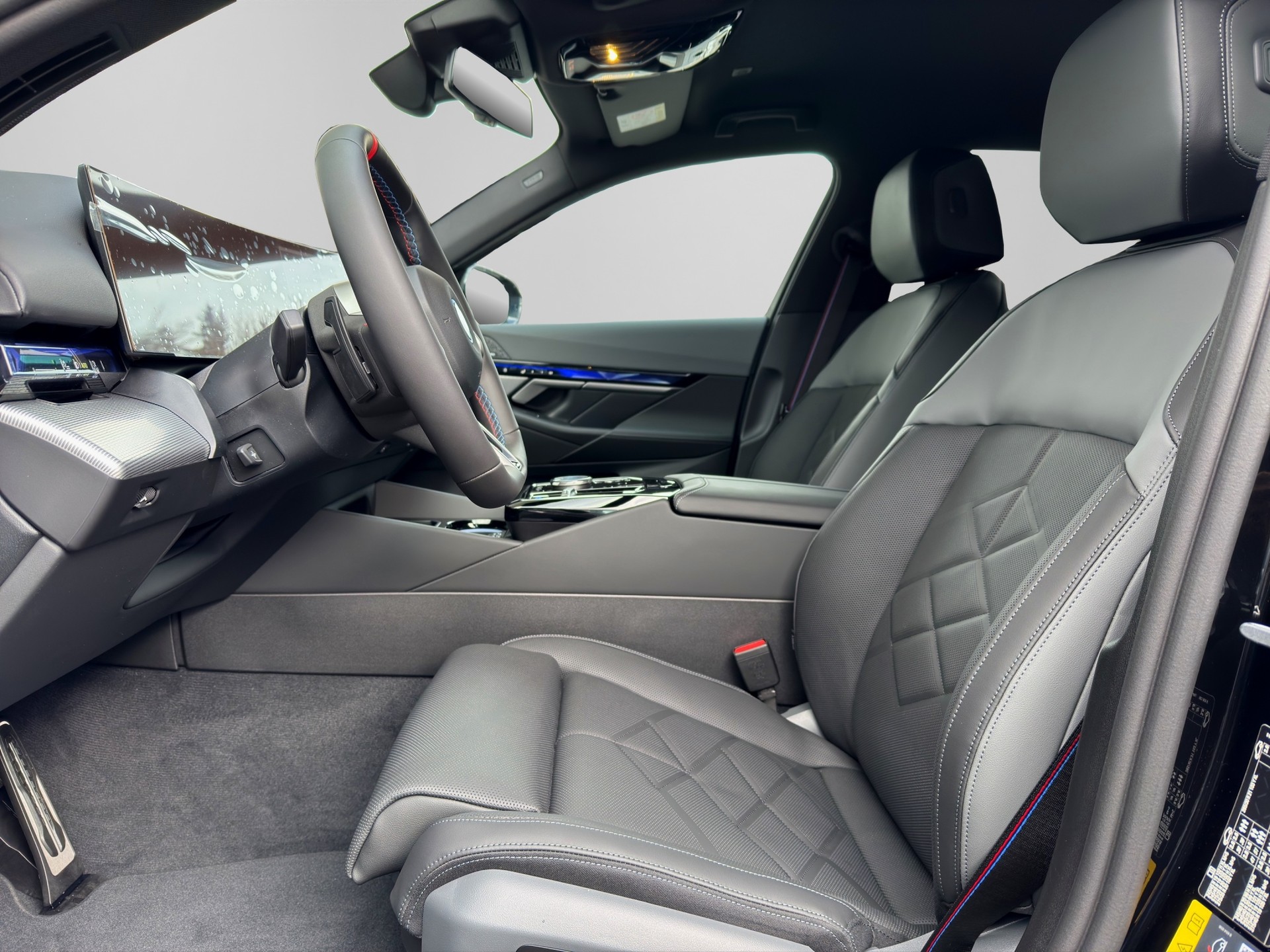 BMW i5 M60 Touring M Sport Pro-image-10