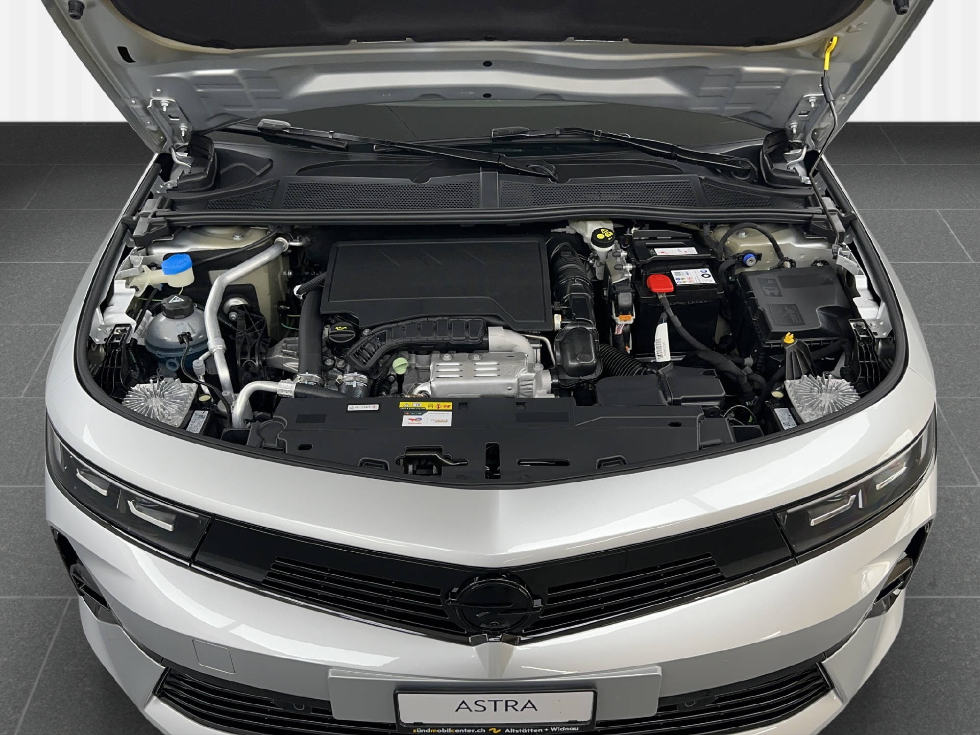 OPEL Astra Sports Tourer 1.2 T 130 GS-image-13