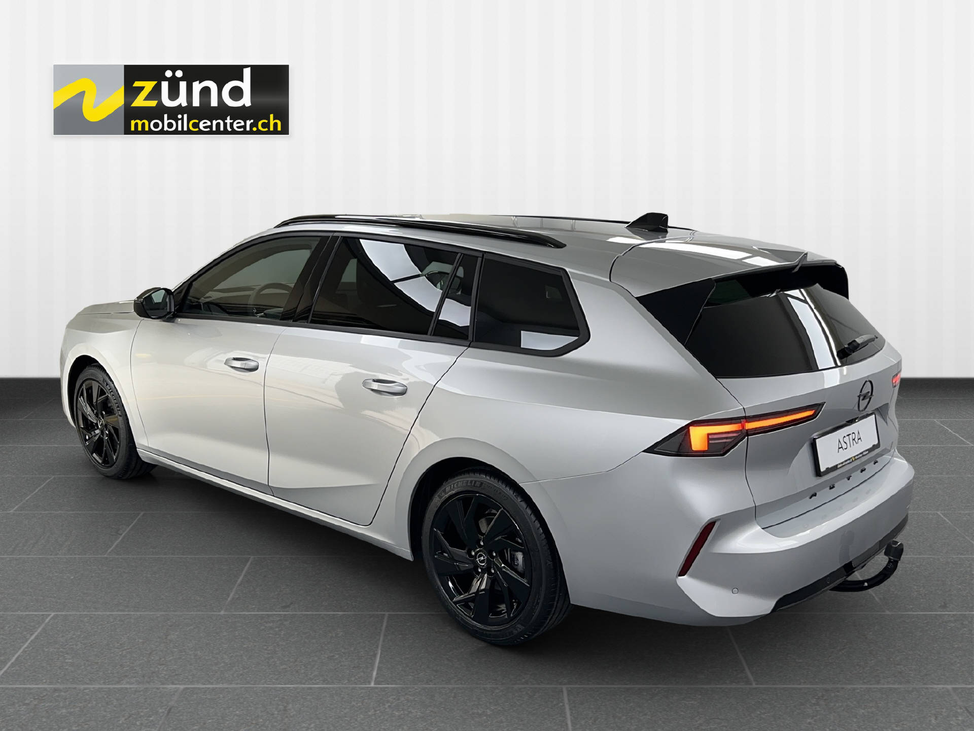 OPEL Astra Sports Tourer 1.2 T 130 GS-image-2