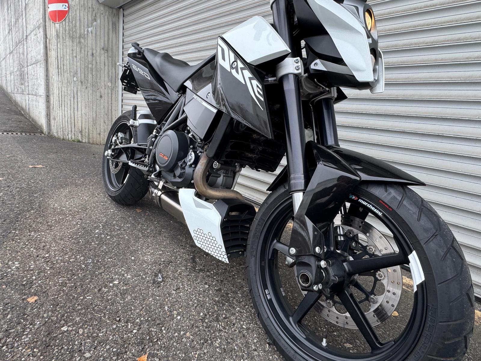 KTM 690 Duke III-image-3