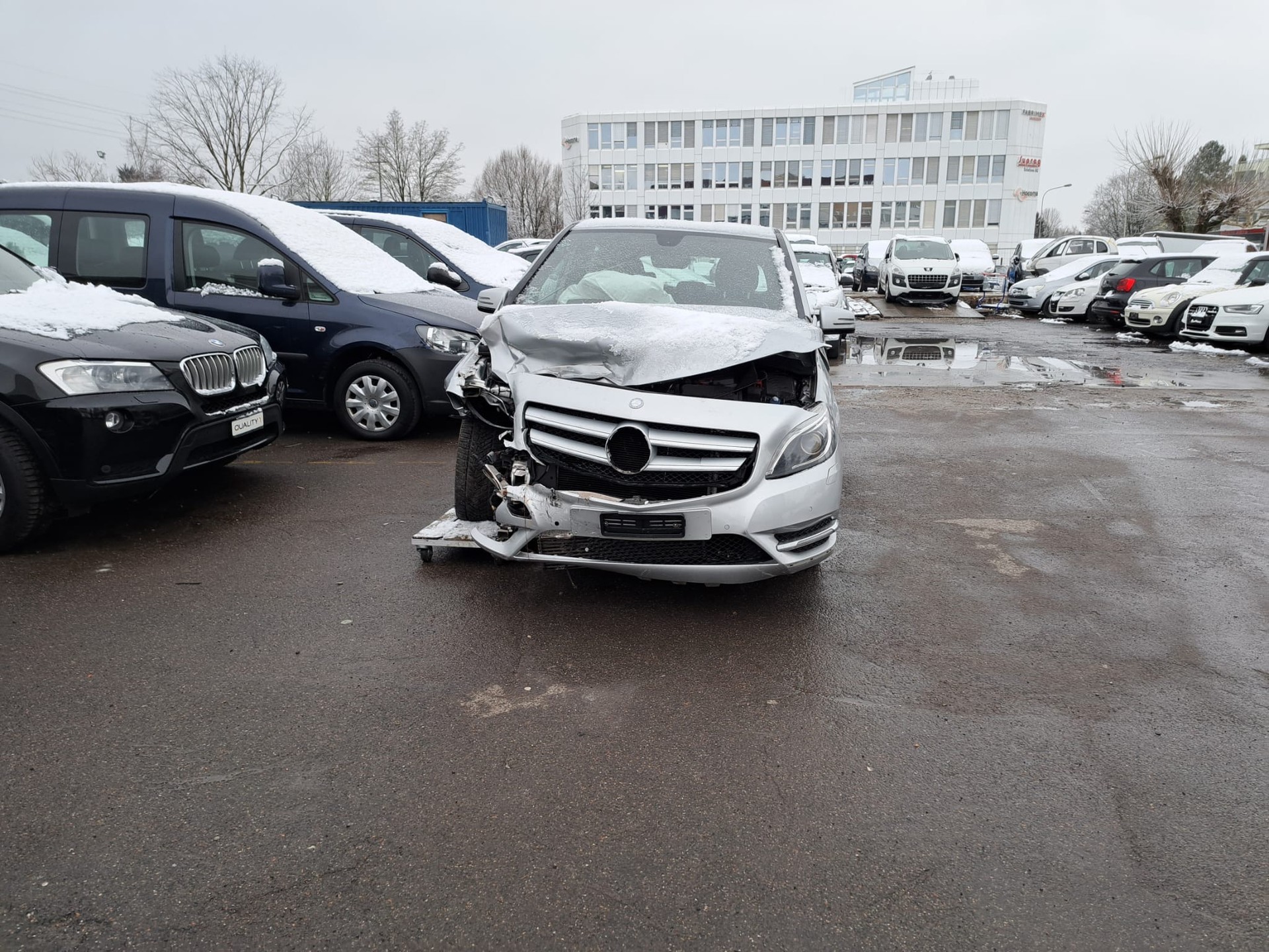 MERCEDES-BENZ B 180 7G-DCT-image-10