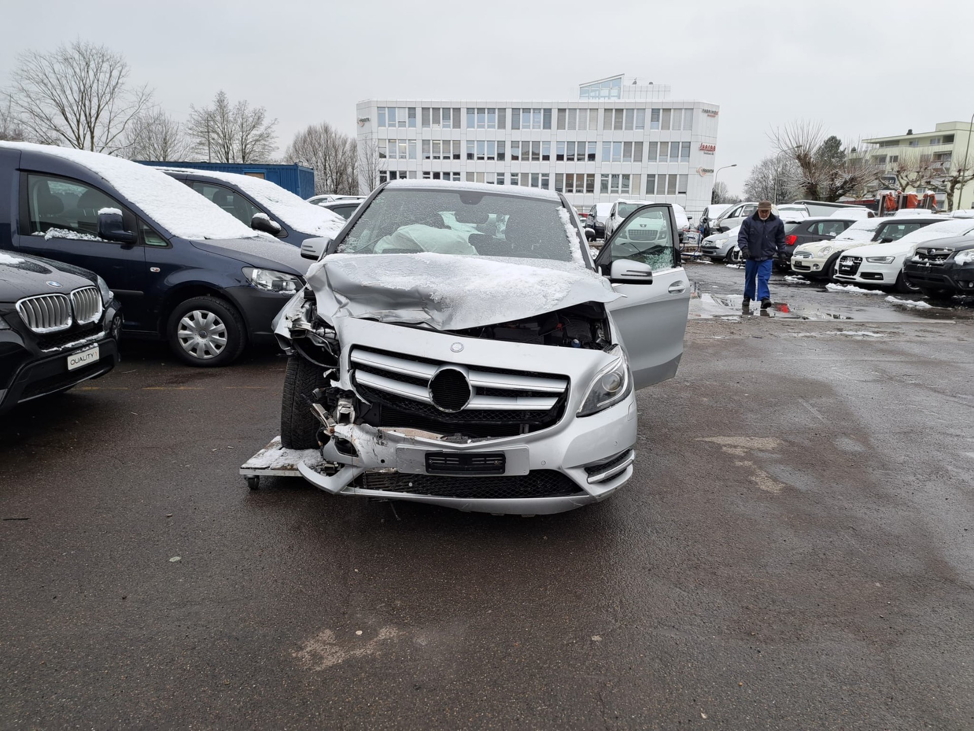 MERCEDES-BENZ B 180 7G-DCT-image-0