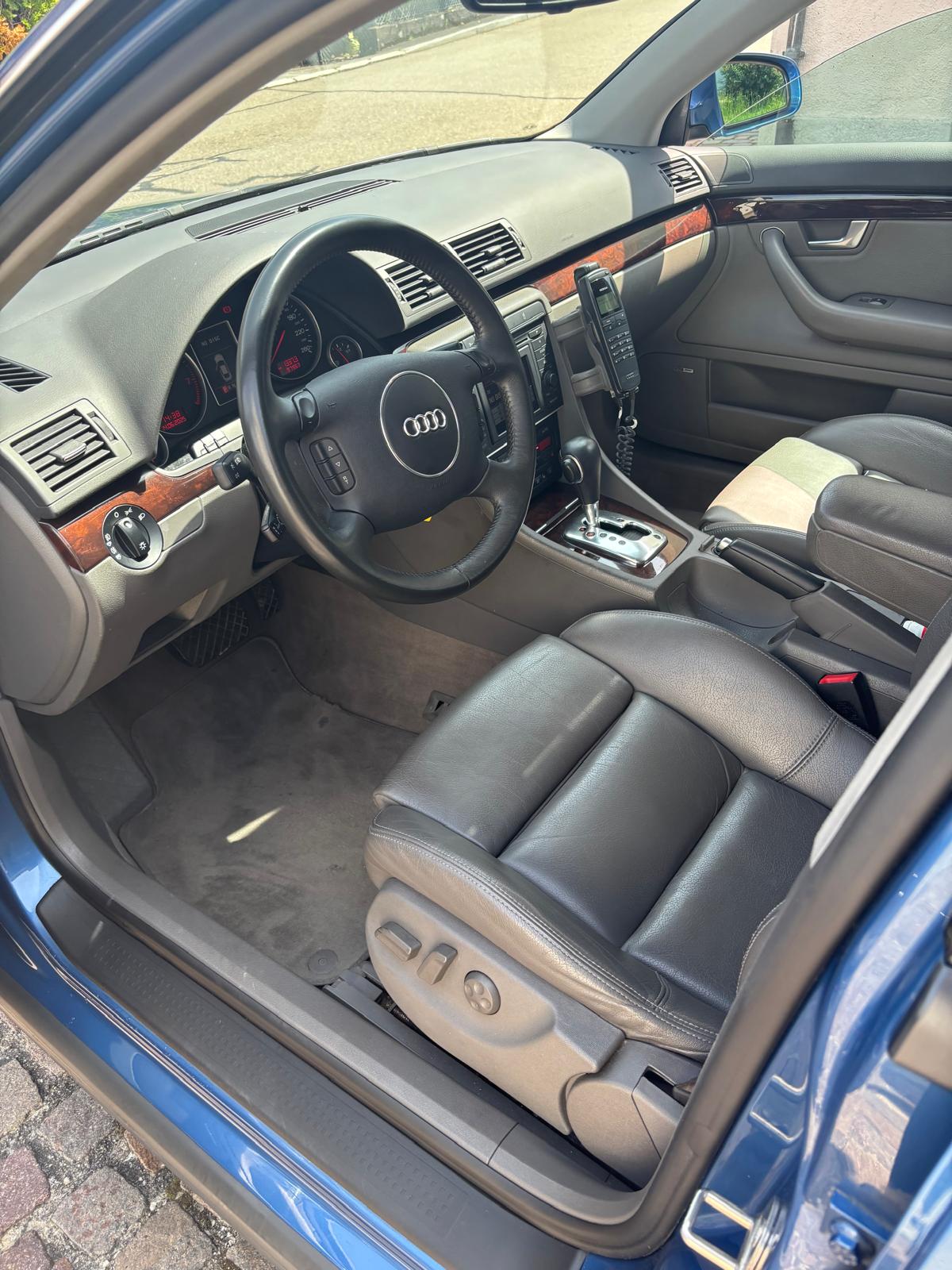 AUDI A4 3.0 V6-image-10