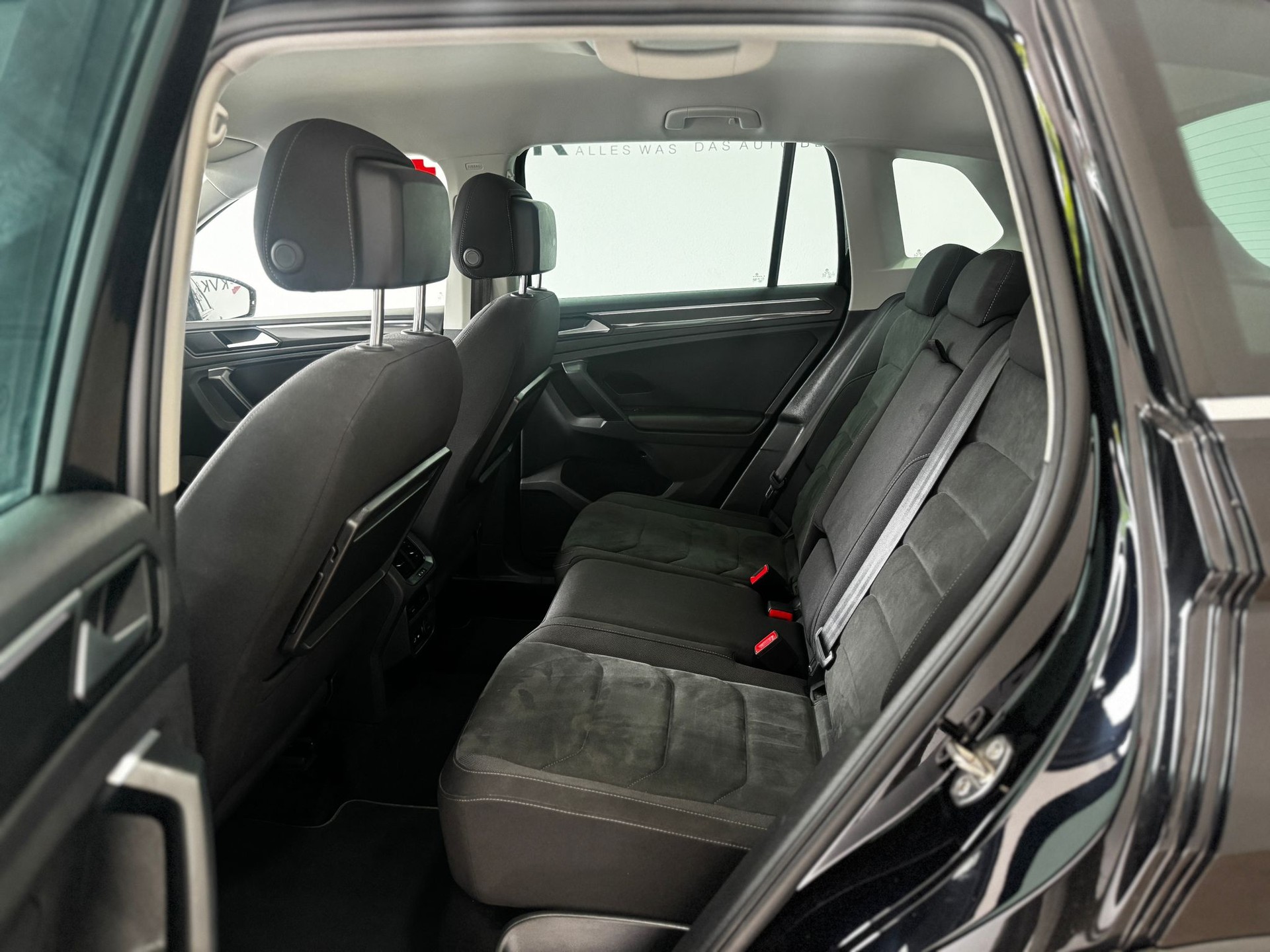 VW Tiguan 2.0TSI Highline 4Motion DSG **8Fachbereift**-image-6