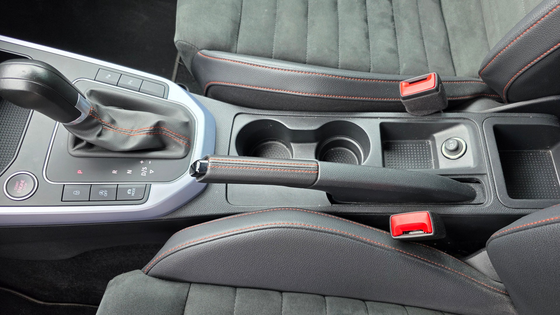 SEAT Arona 1.5 Eco TSI FR DSG-image-28