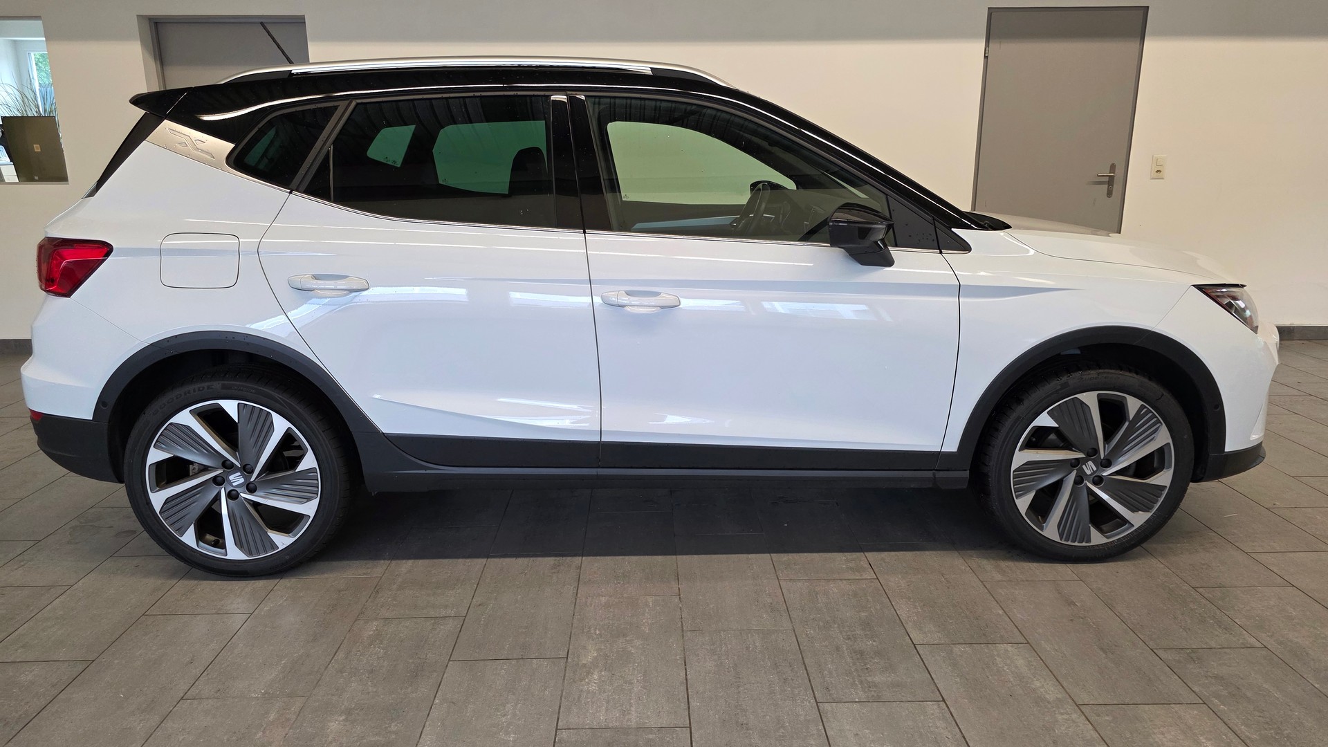 SEAT Arona 1.5 Eco TSI FR DSG-showroom-element-2