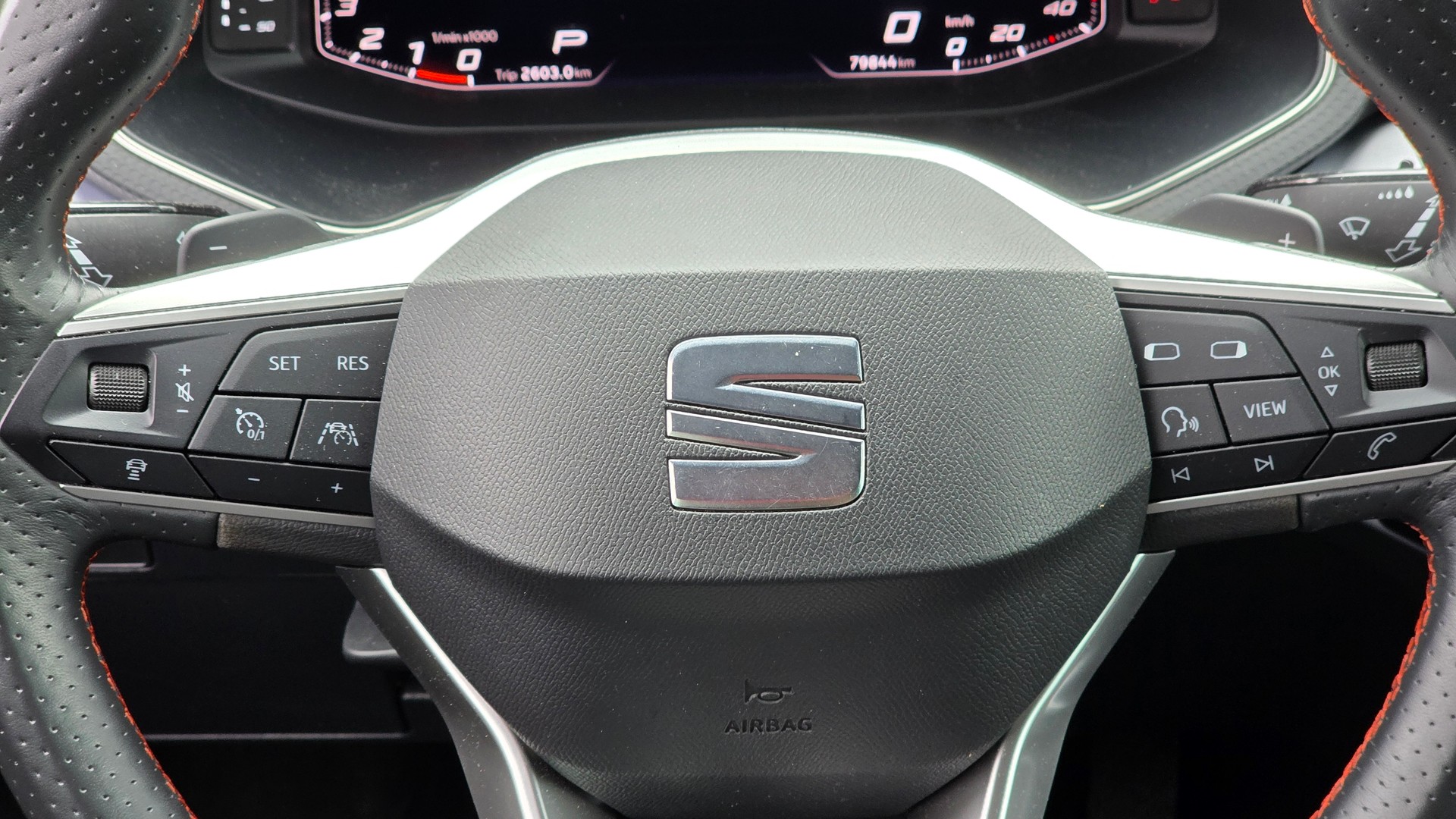 SEAT Arona 1.5 Eco TSI FR DSG-image-17