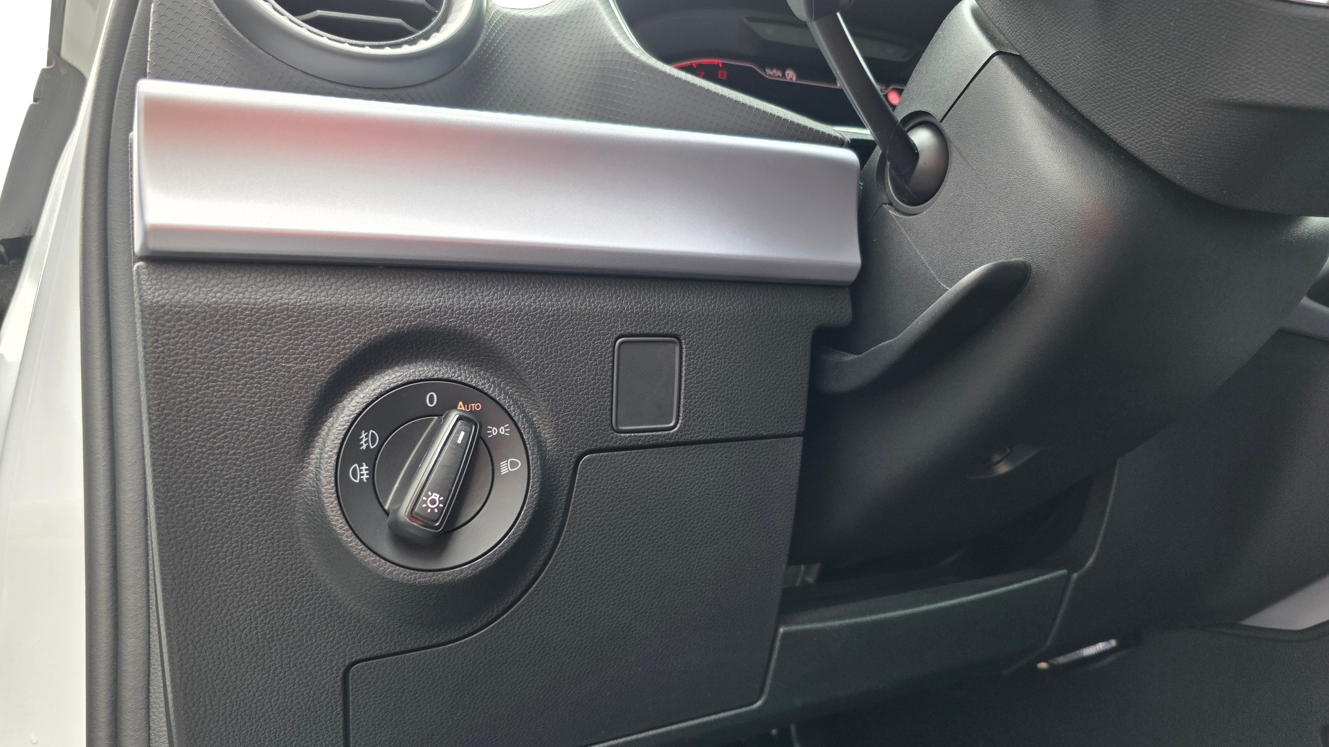 SEAT Arona 1.5 Eco TSI FR DSG-image-18