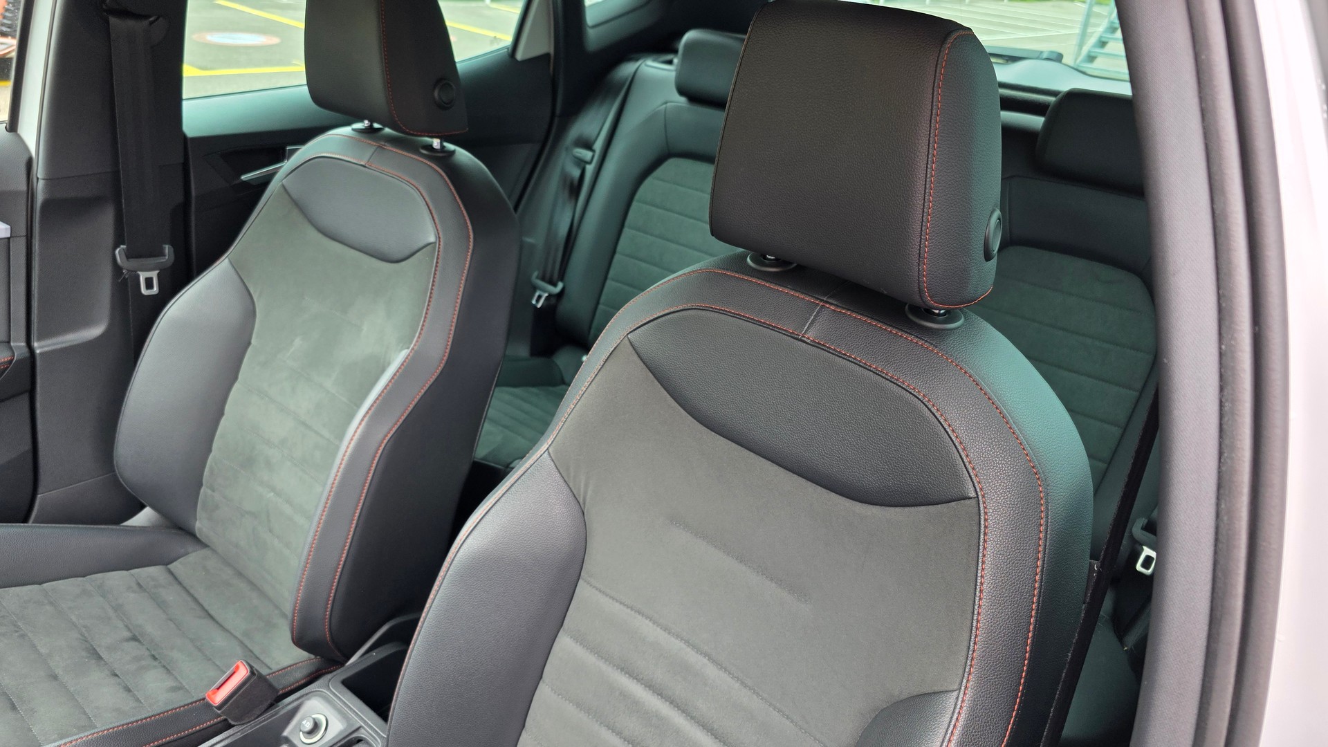 SEAT Arona 1.5 Eco TSI FR DSG-image-12