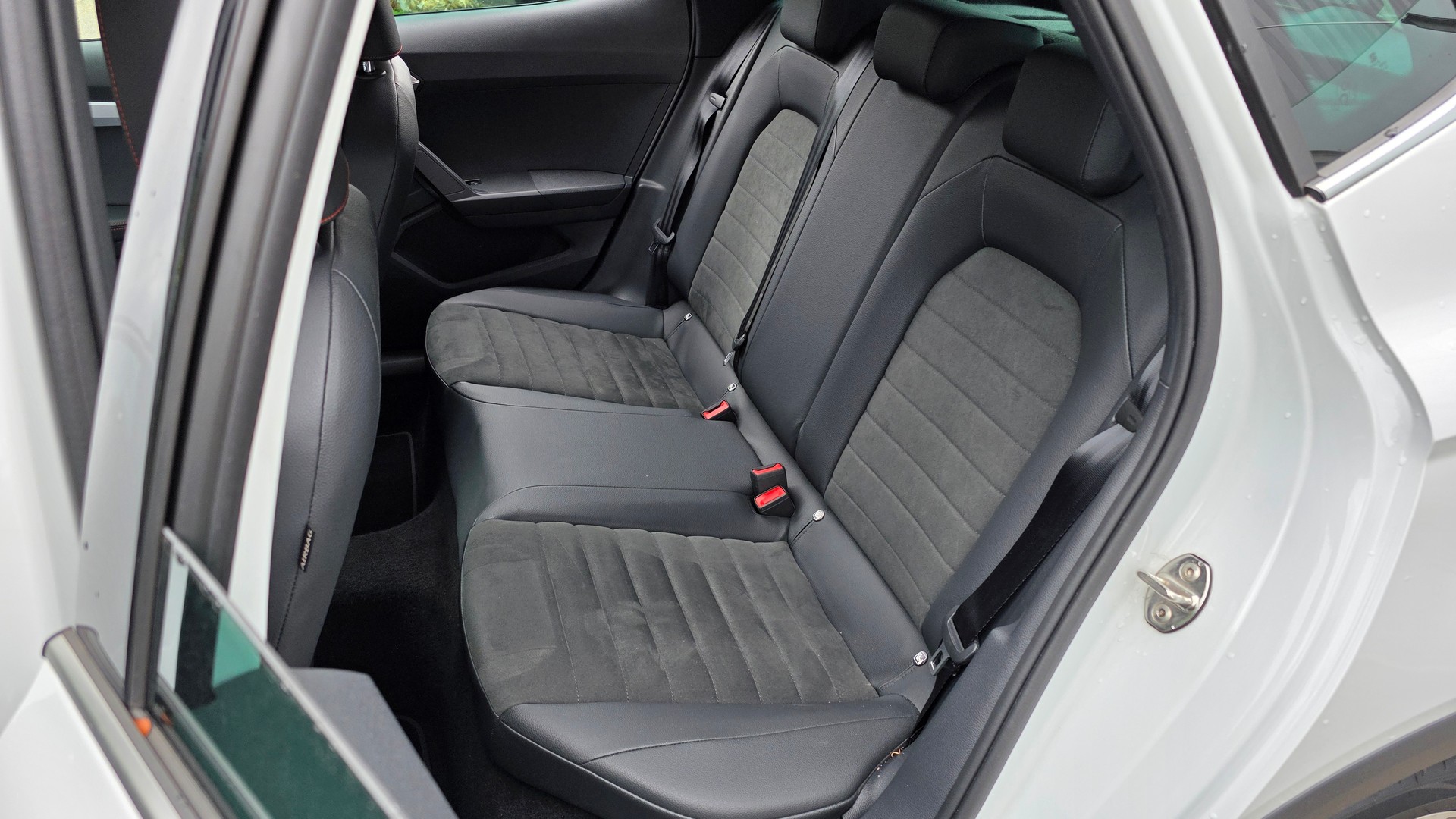 SEAT Arona 1.5 Eco TSI FR DSG-image-9