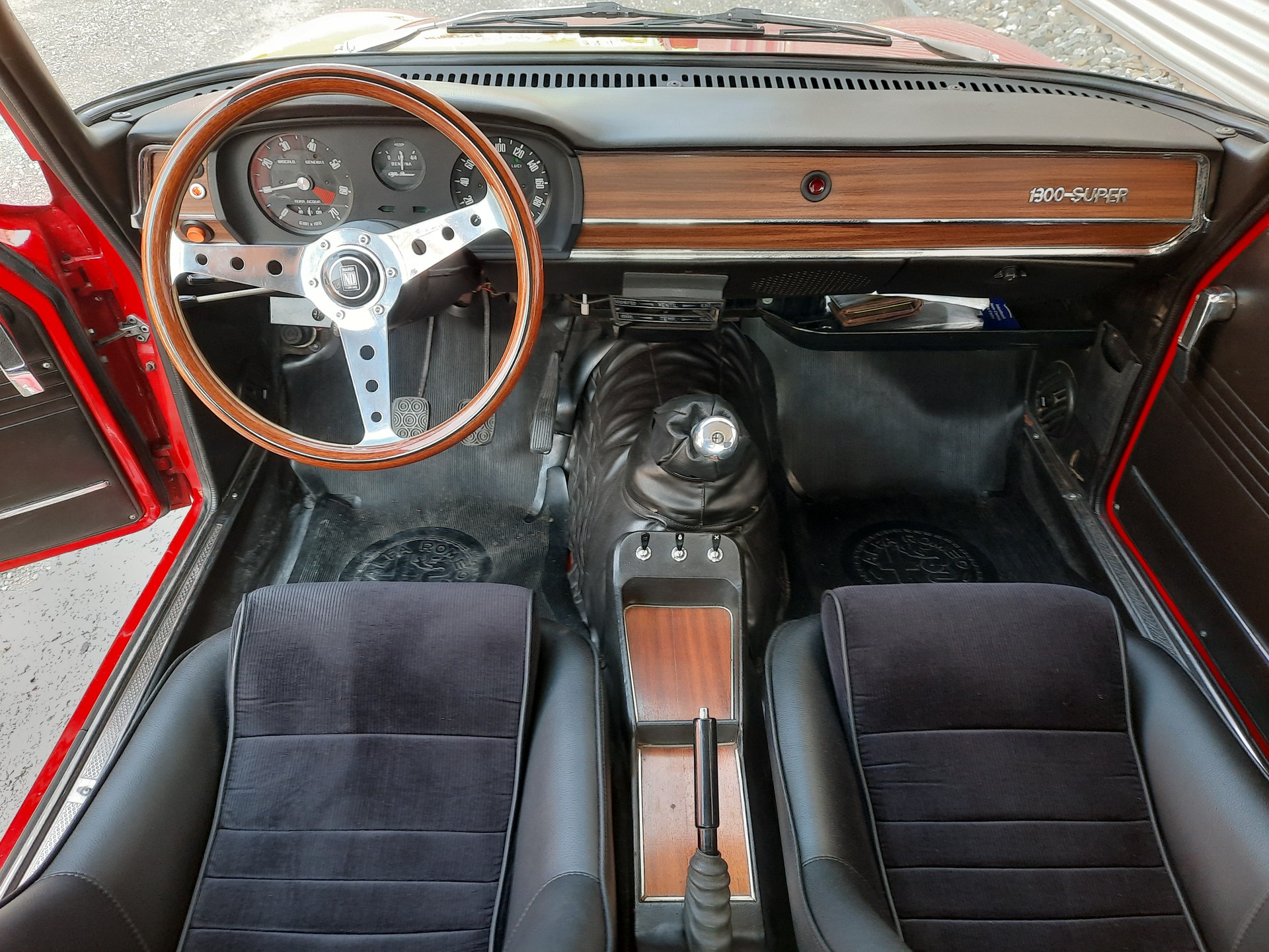 ALFA ROMEO 1300 Super (2000)-image-12
