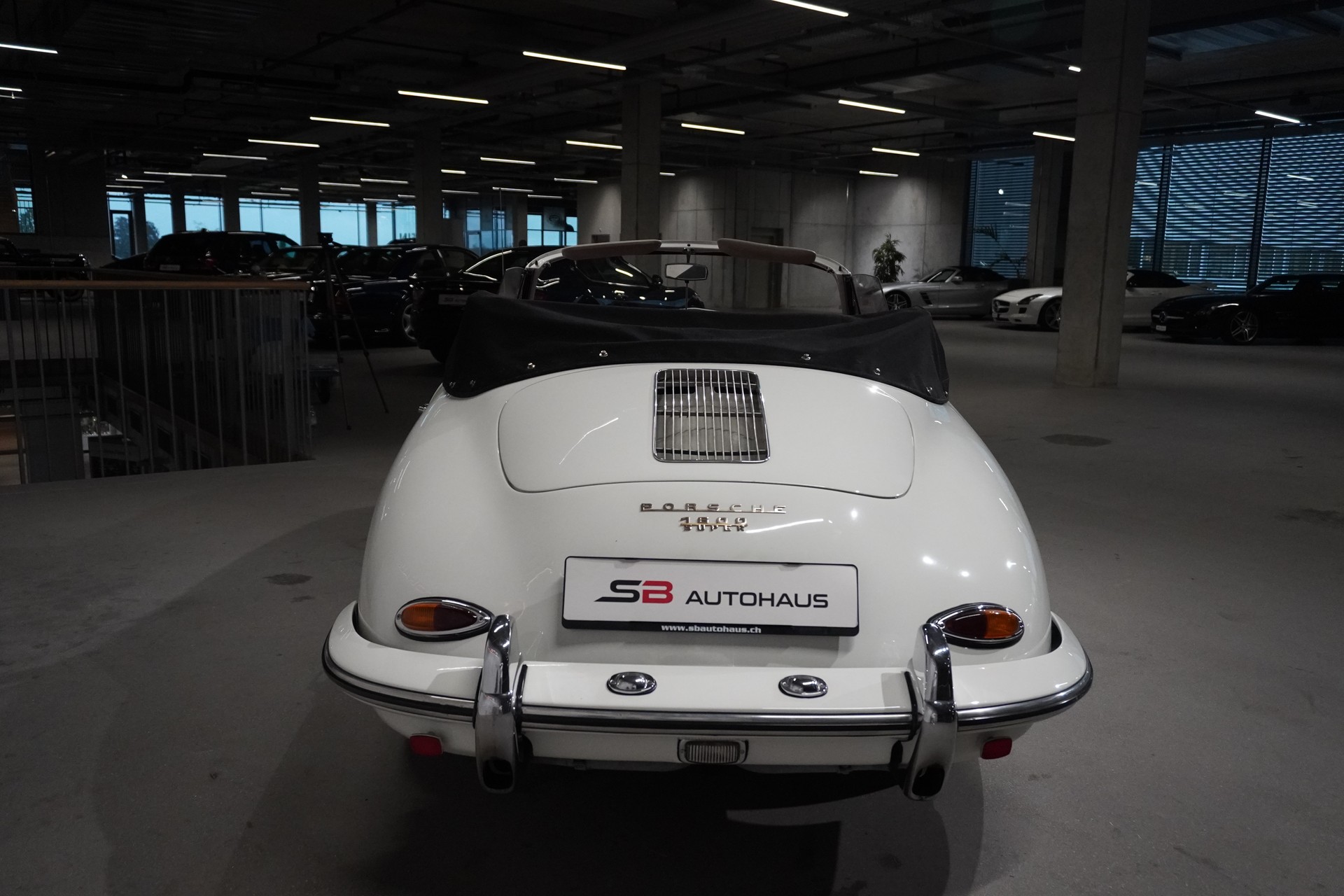 PORSCHE BT5 Cabriolet-image-14