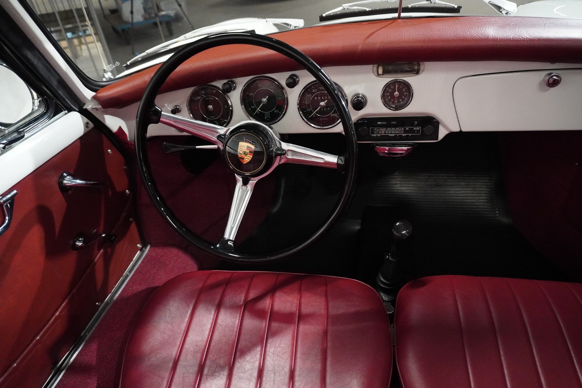 PORSCHE BT5 Cabriolet-image-12