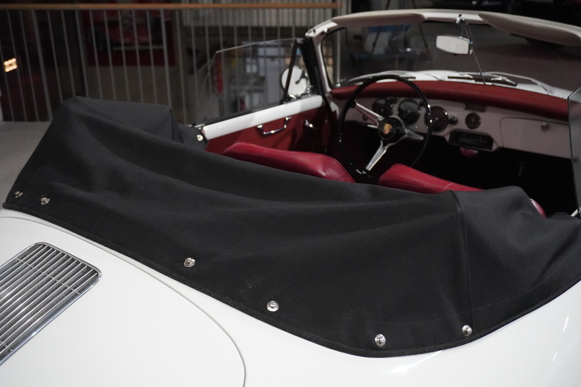 PORSCHE BT5 Cabriolet-image-9
