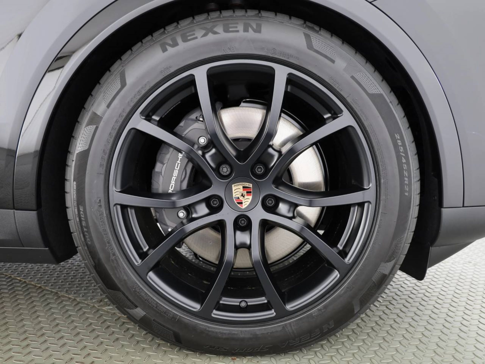 PORSCHE Cayenne E-Hybrid-image-7