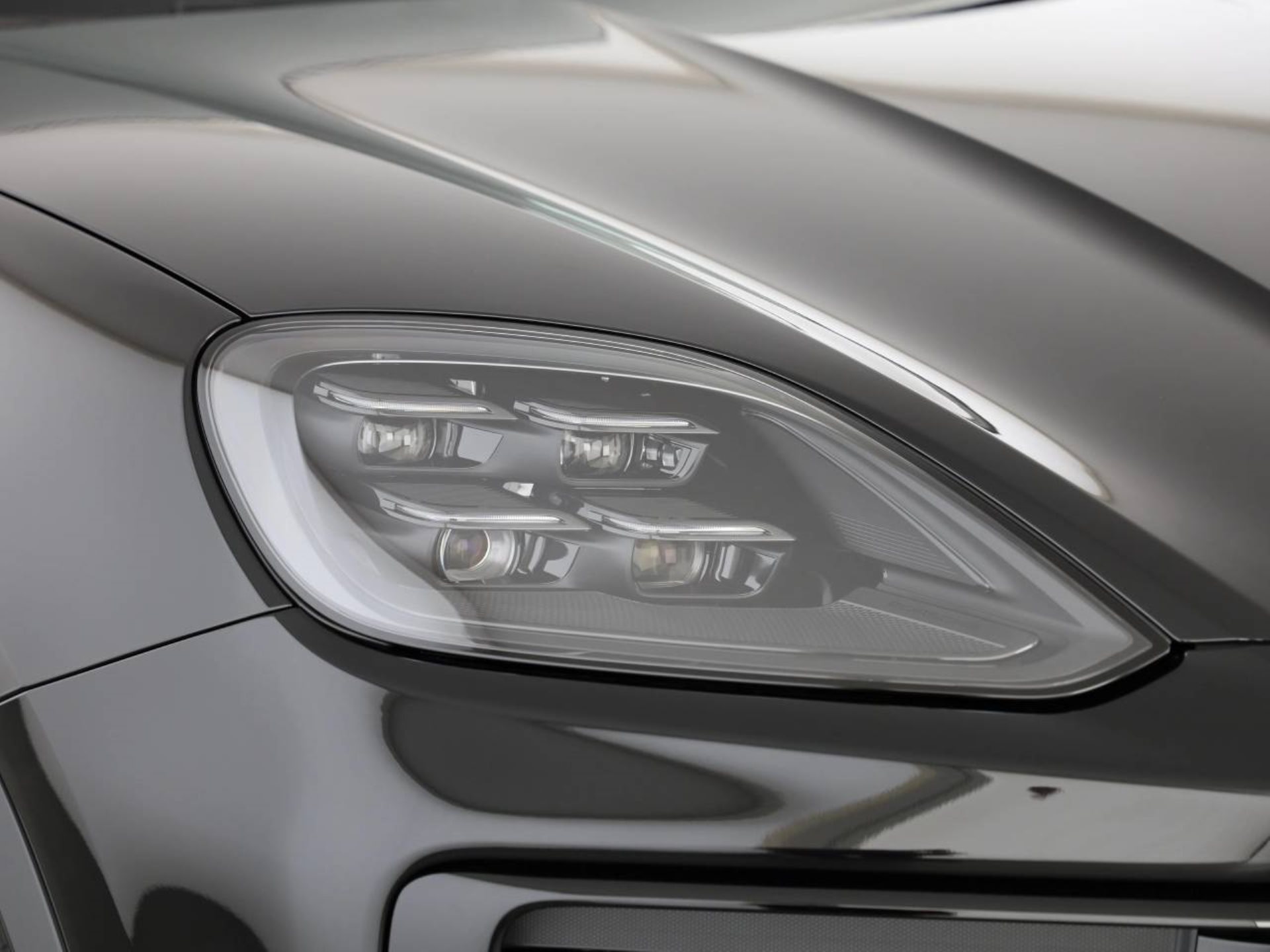 PORSCHE Cayenne E-Hybrid-image-8