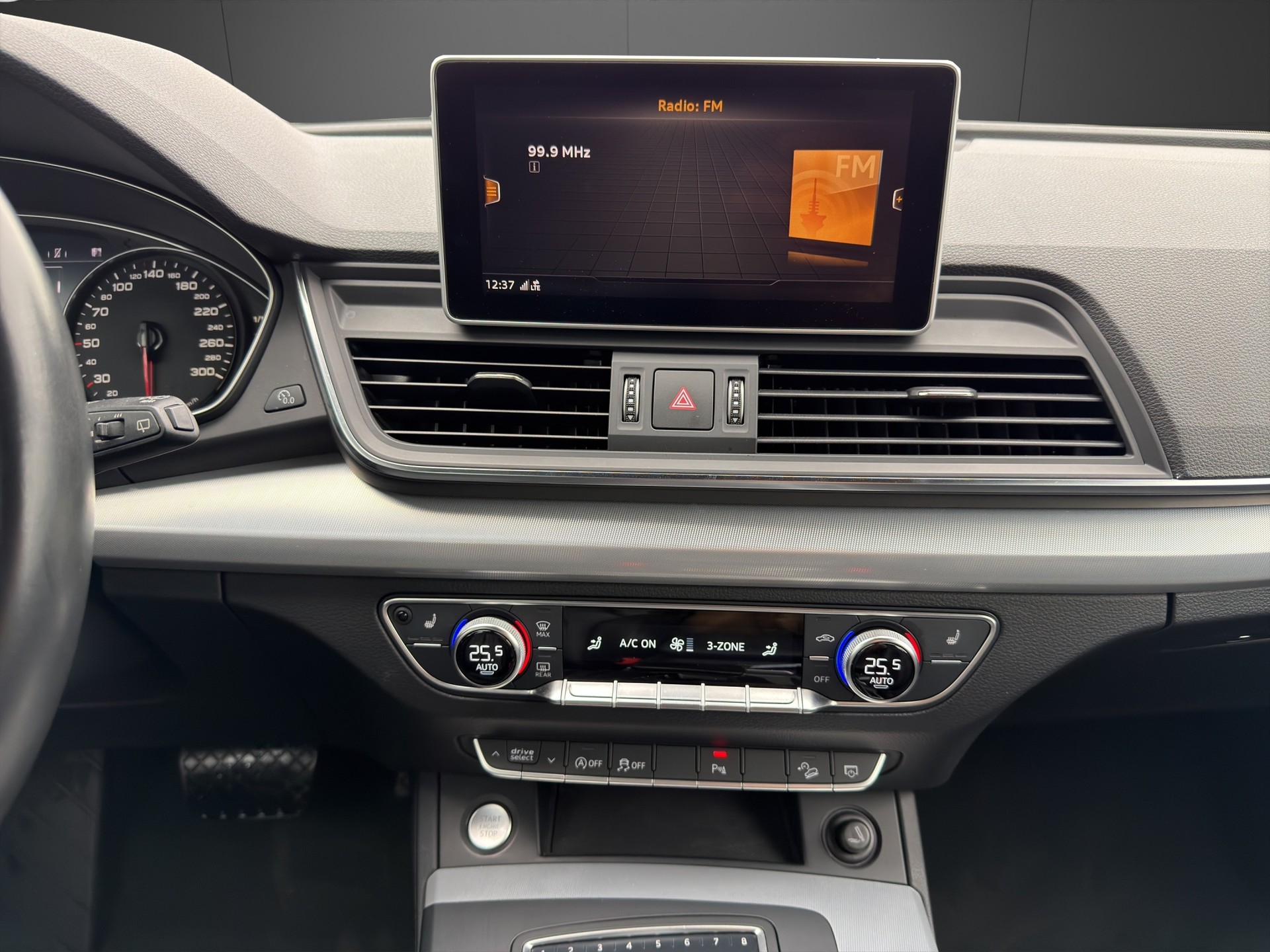 AUDI Q5 2.0 TFSI sport quattro S-tronic-image-14