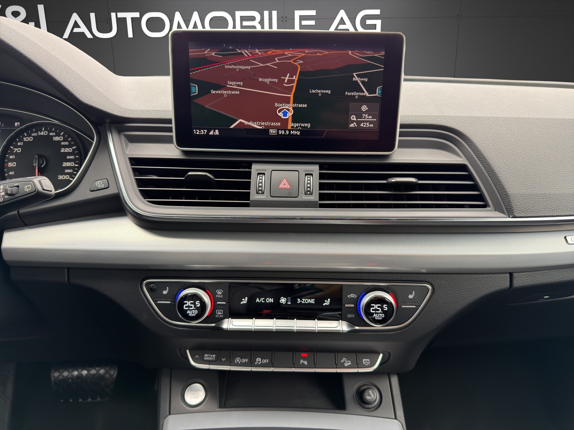 AUDI Q5 2.0 TFSI sport quattro S-tronic-image-11