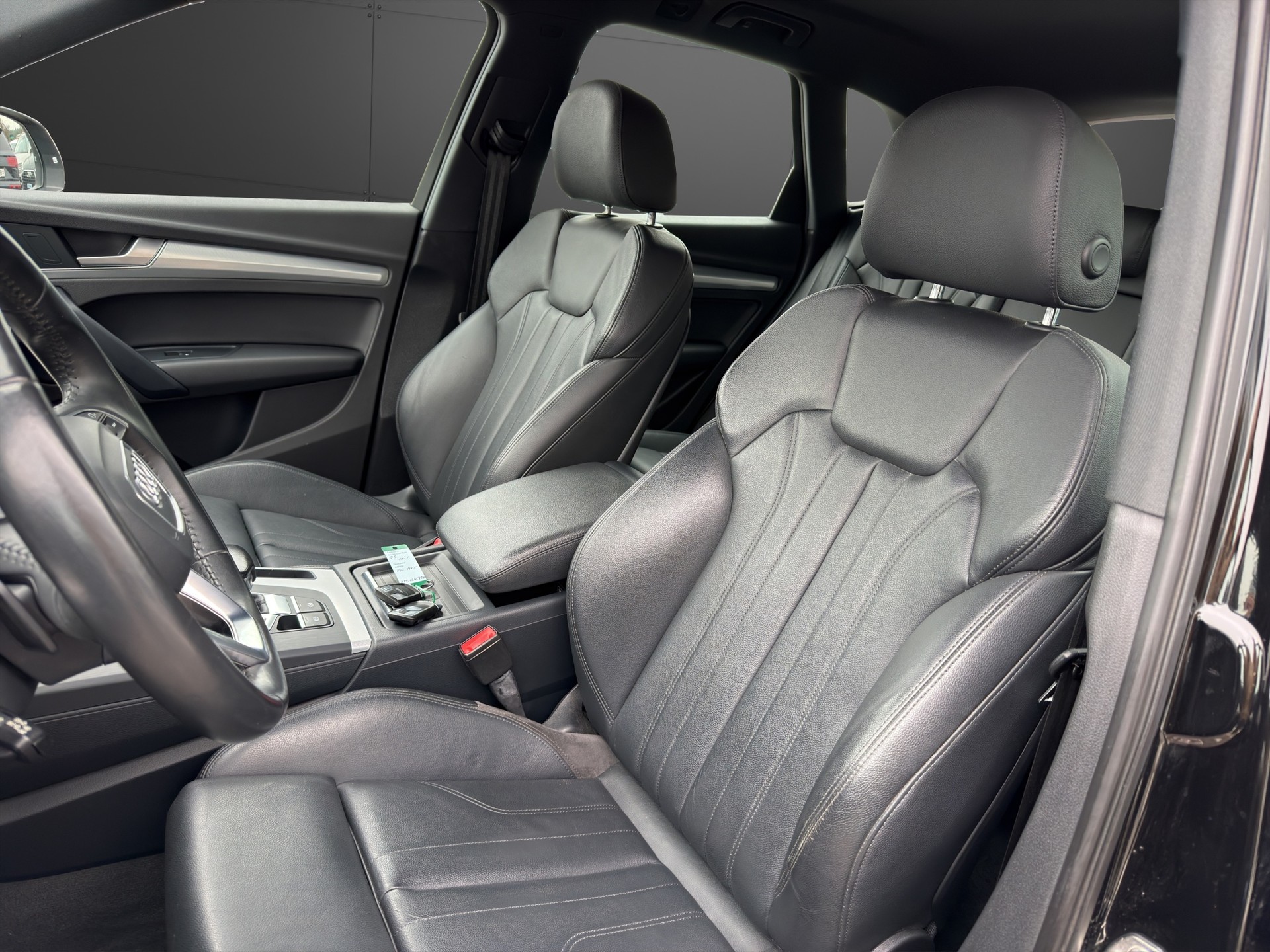AUDI Q5 2.0 TFSI sport quattro S-tronic-image-18