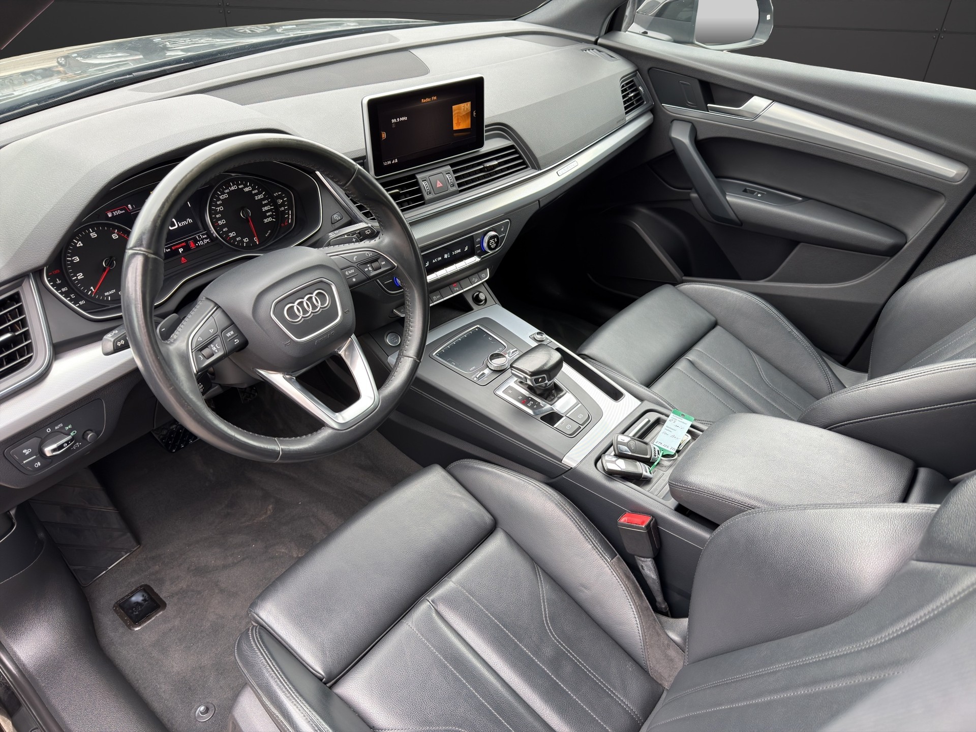 AUDI Q5 2.0 TFSI sport quattro S-tronic-image-9