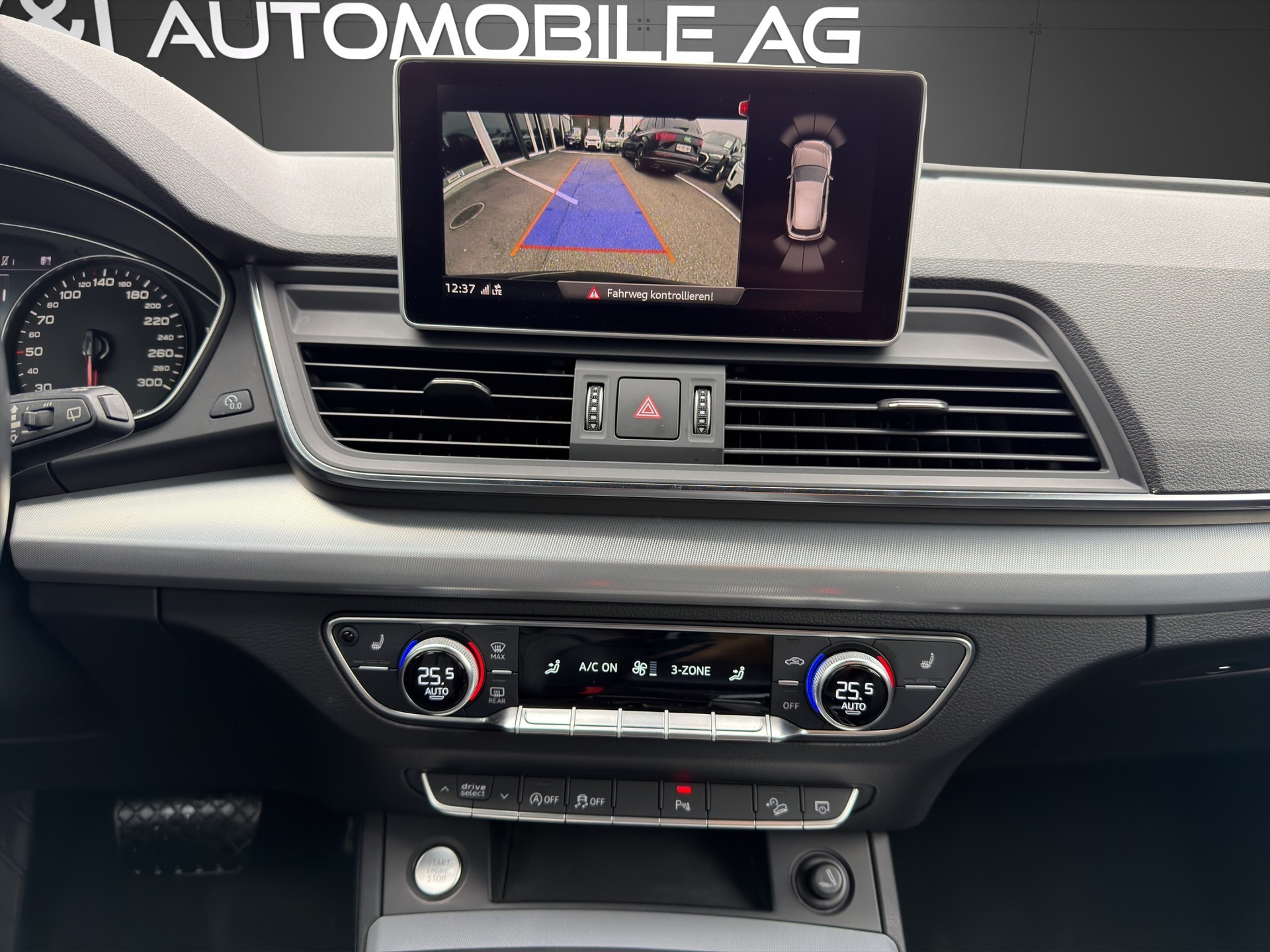 AUDI Q5 2.0 TFSI sport quattro S-tronic-image-15