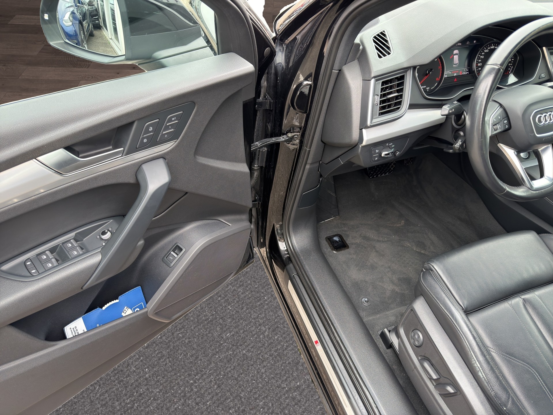 AUDI Q5 2.0 TFSI sport quattro S-tronic-image-19
