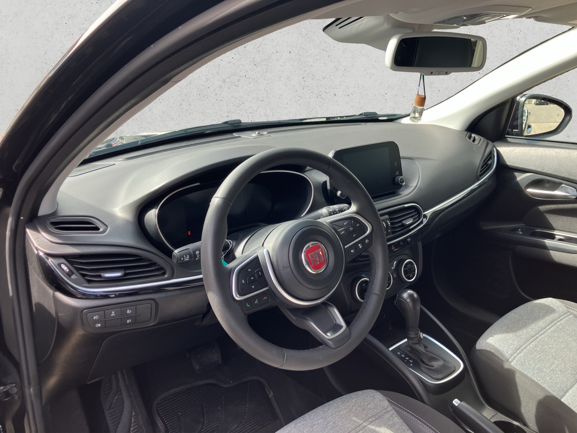 FIAT Tipo SW 1.5 Hybrid Swiss Cross-image-9