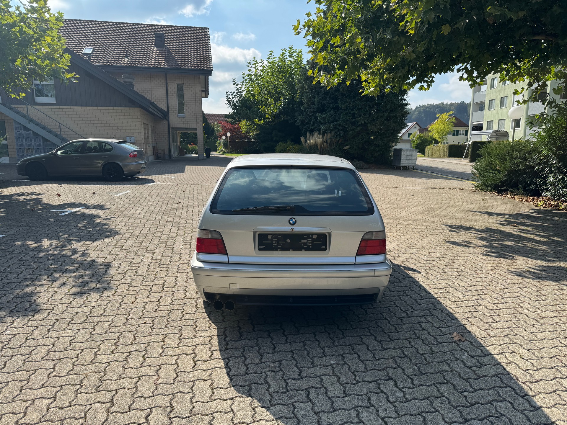 BMW 328i Touring Sport-image-4