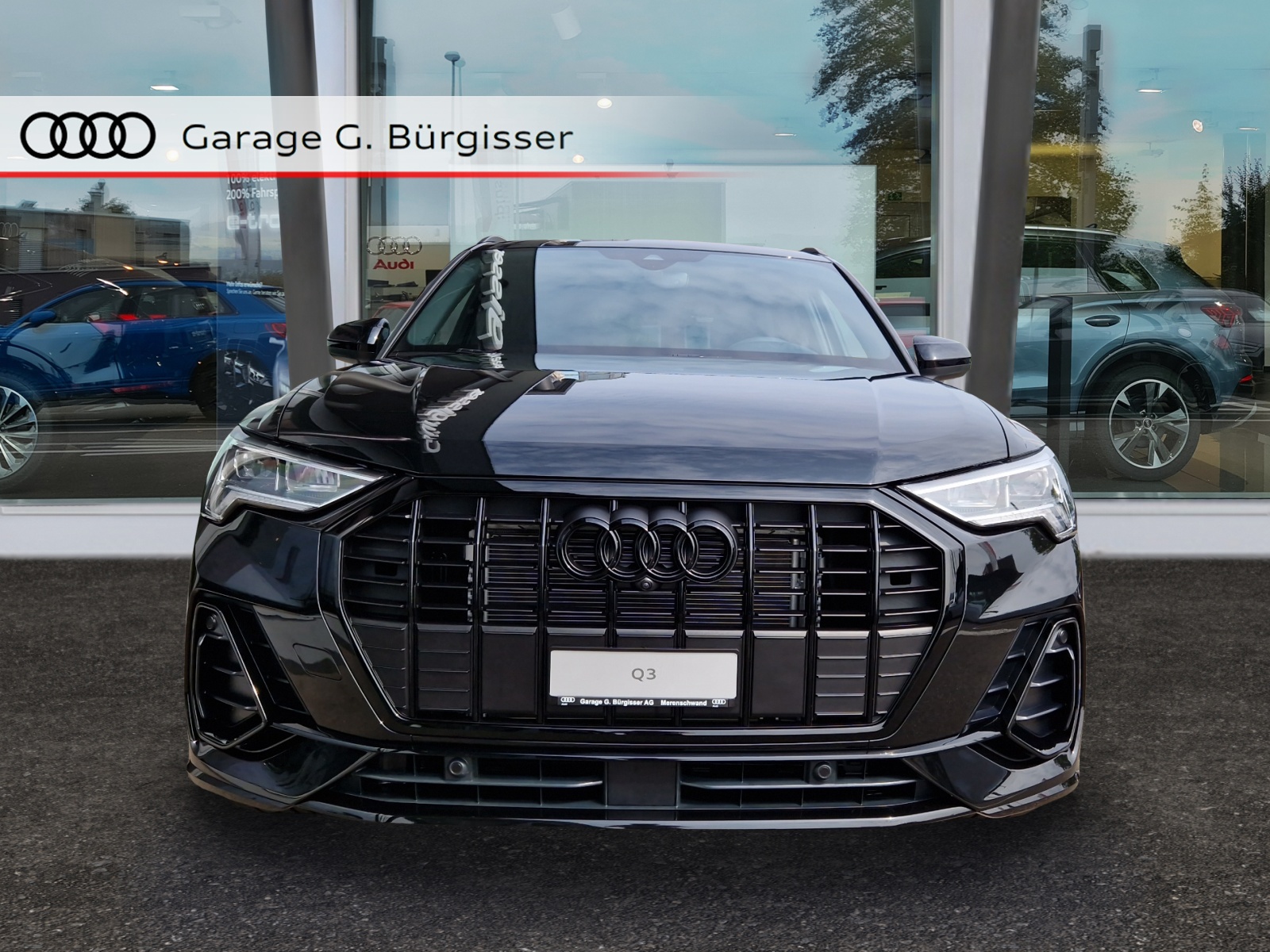 AUDI Q3 35 TFSI S line Attraction S-tronic Mythosschwarz Metallic-image-1