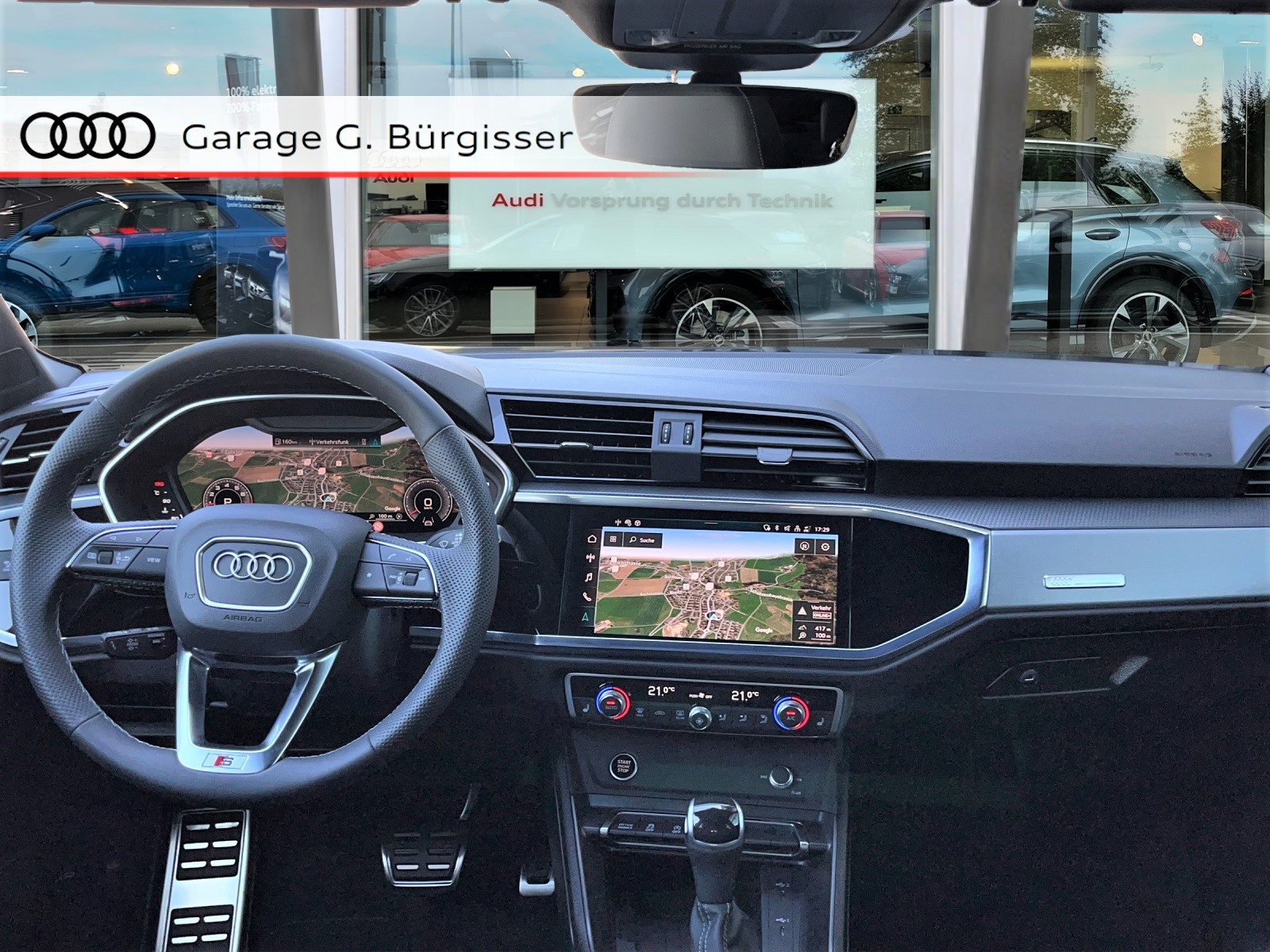 AUDI Q3 35 TFSI S line Attraction S-tronic Mythosschwarz Metallic-image-6