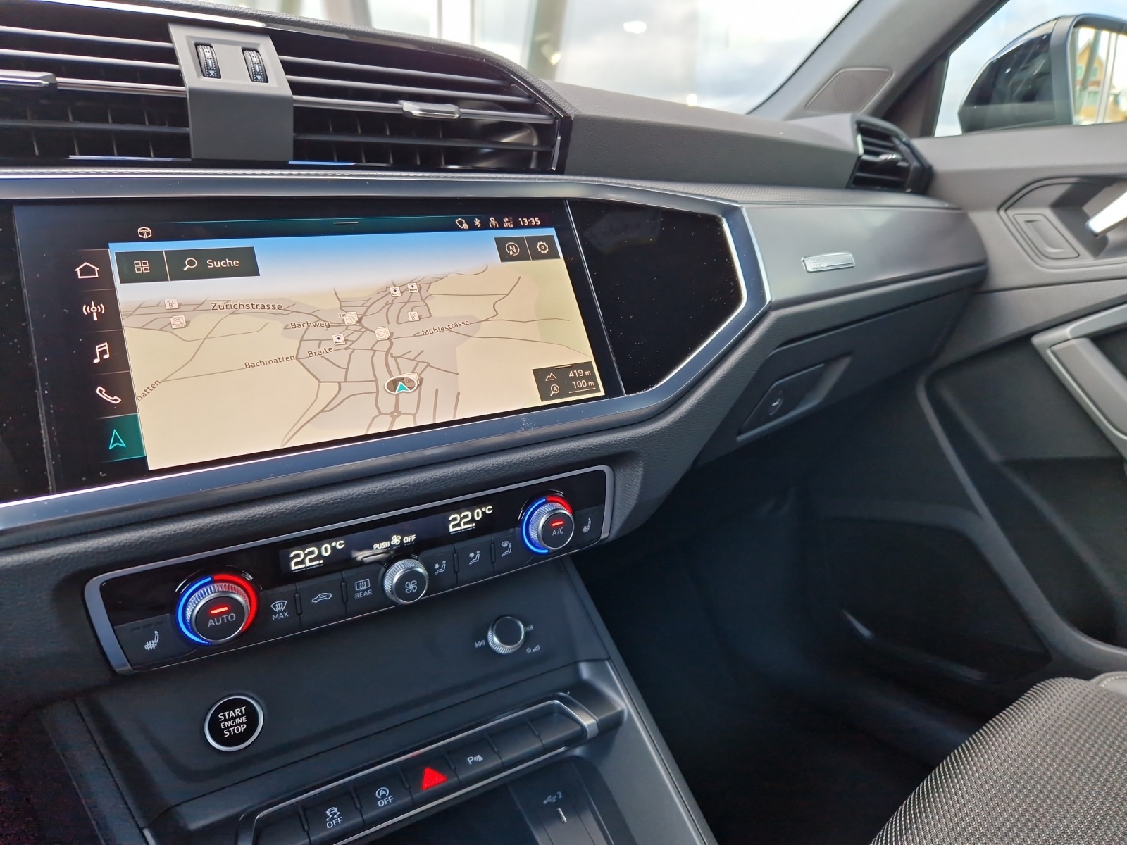 AUDI Q3 35 TFSI S line Attraction S-tronic Mythosschwarz Metallic-image-13
