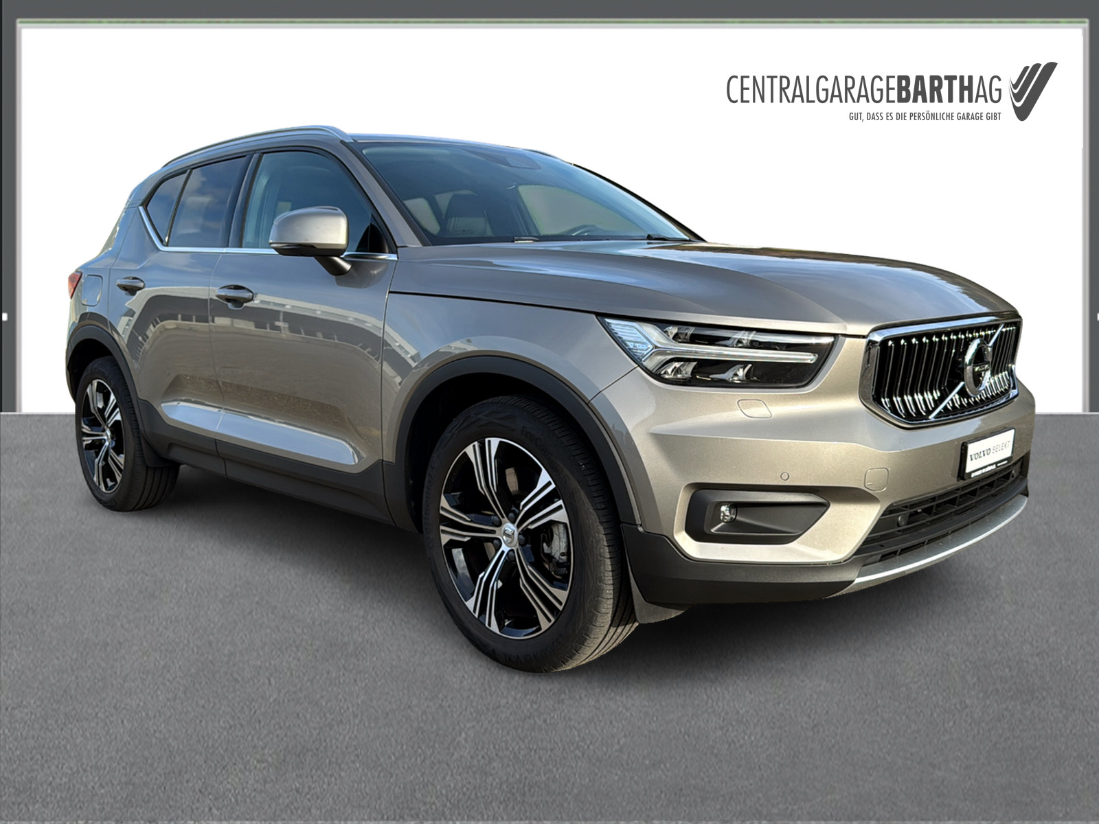 VOLVO XC40 1.5 T4 PiH Inscription-image-2