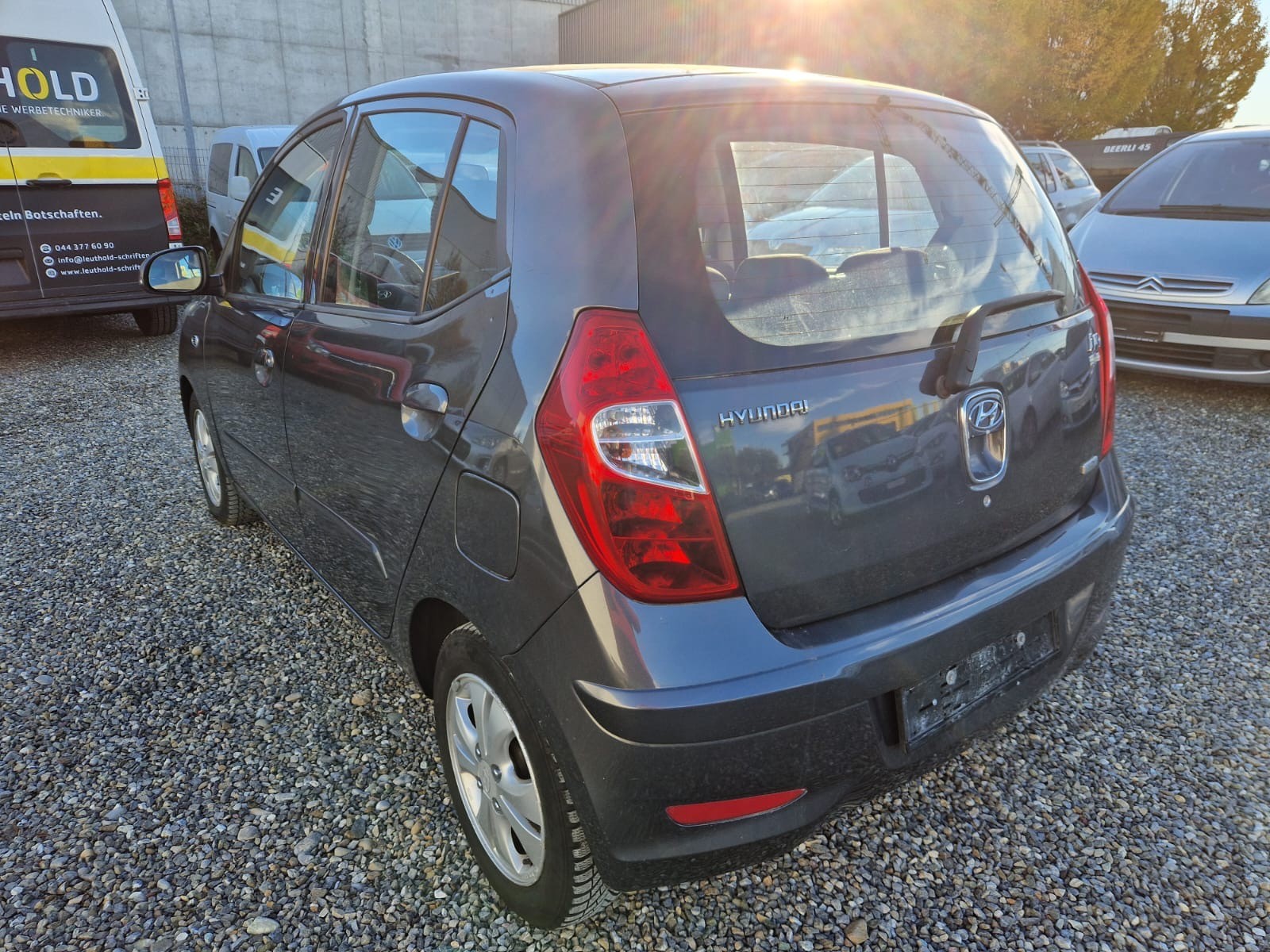 HYUNDAI i10 1.2 Style Automatic-image-3