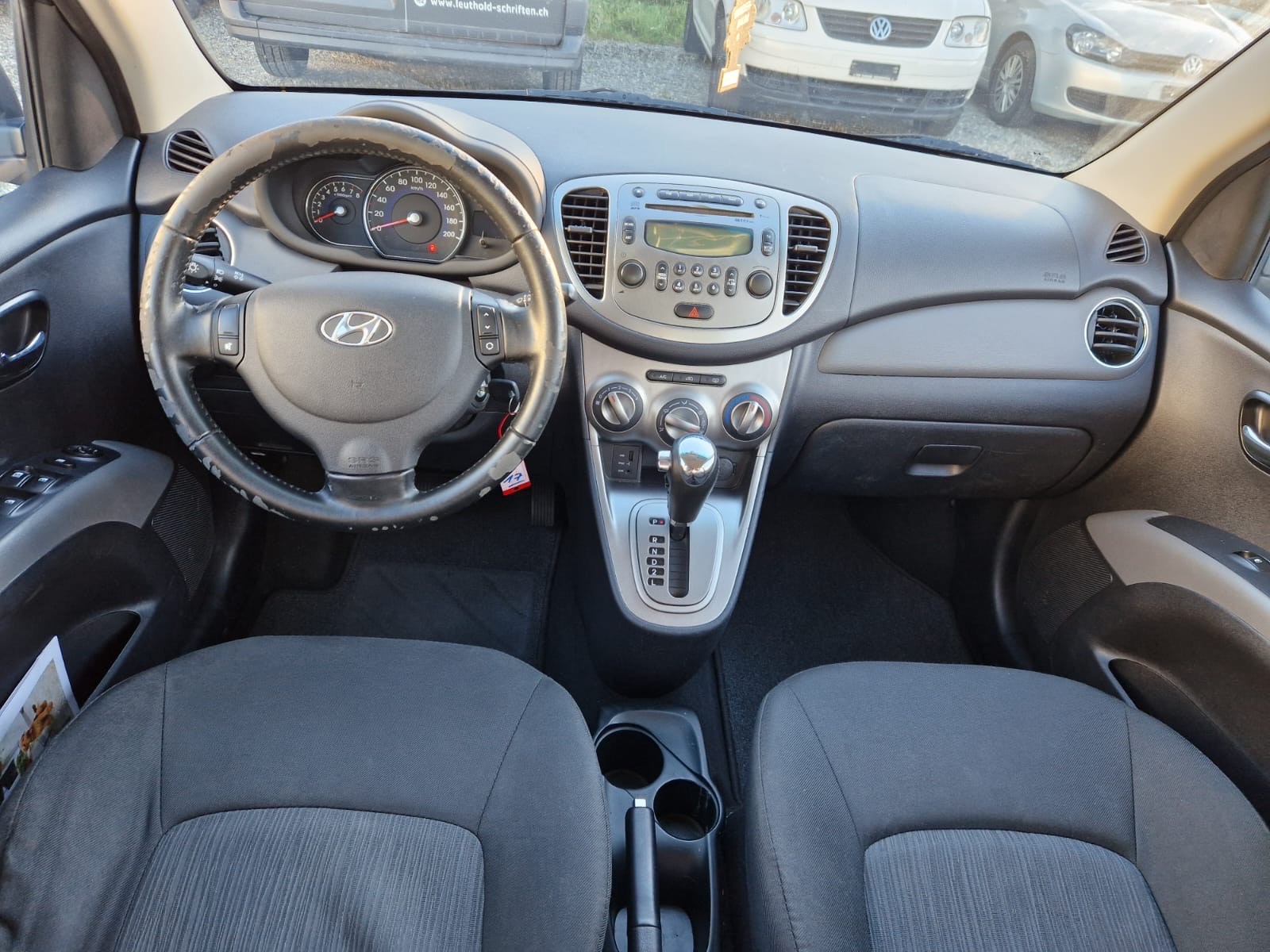 HYUNDAI i10 1.2 Style Automatic-image-6