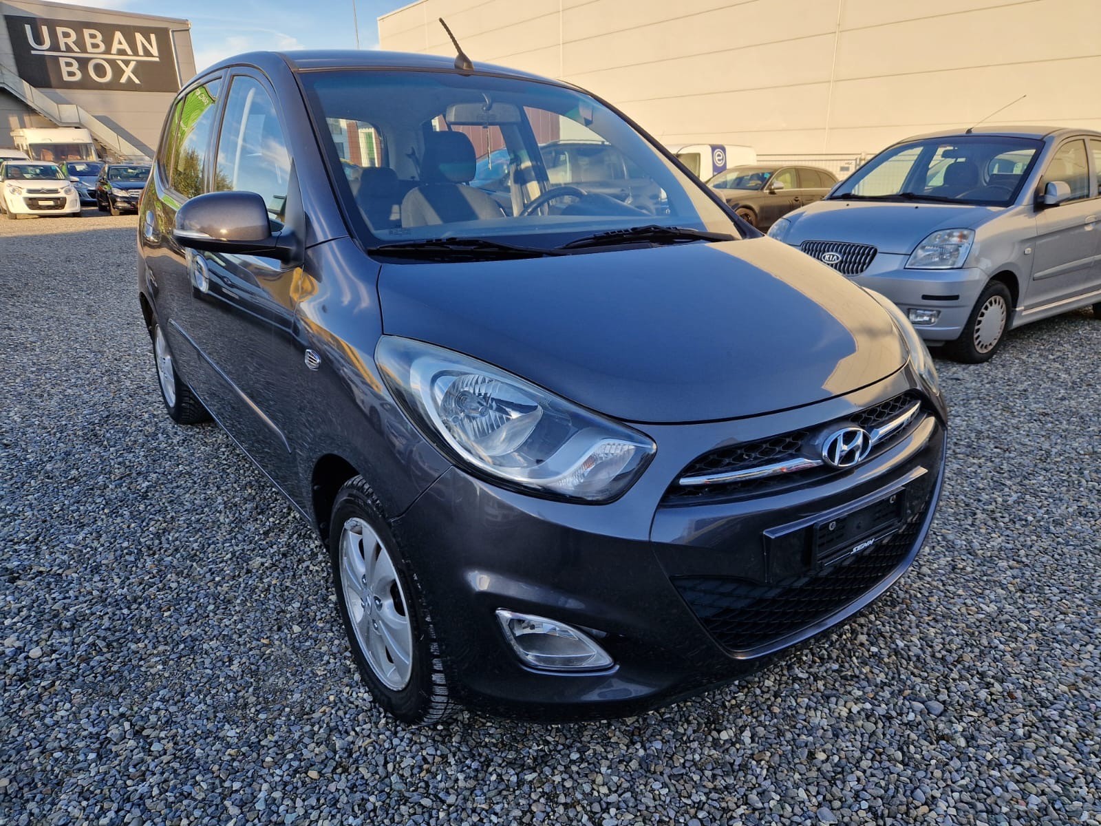 HYUNDAI i10 1.2 Style Automatic-image-0