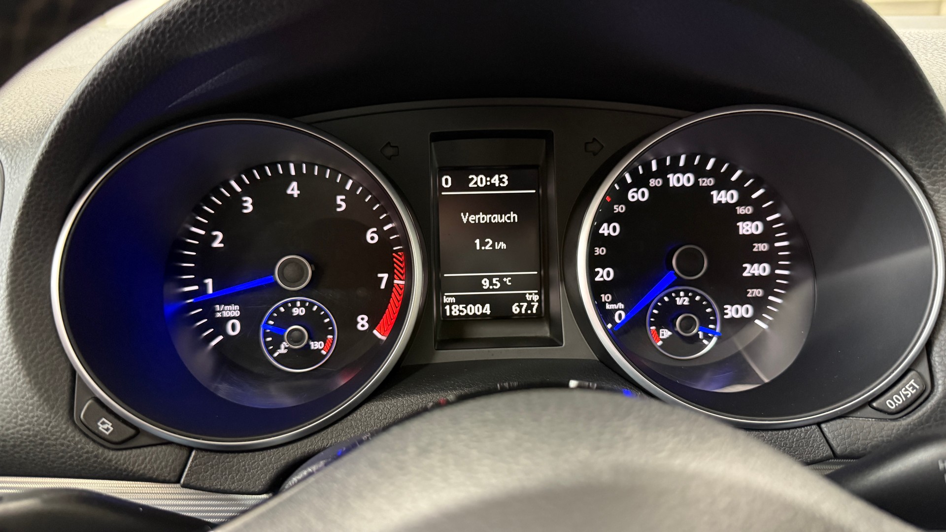 VW Golf 2.0 TSI R Team 4Motion abMFK*Servicegepflegt*8 fach bereift*Leder*Garantie u.v.m-image-25