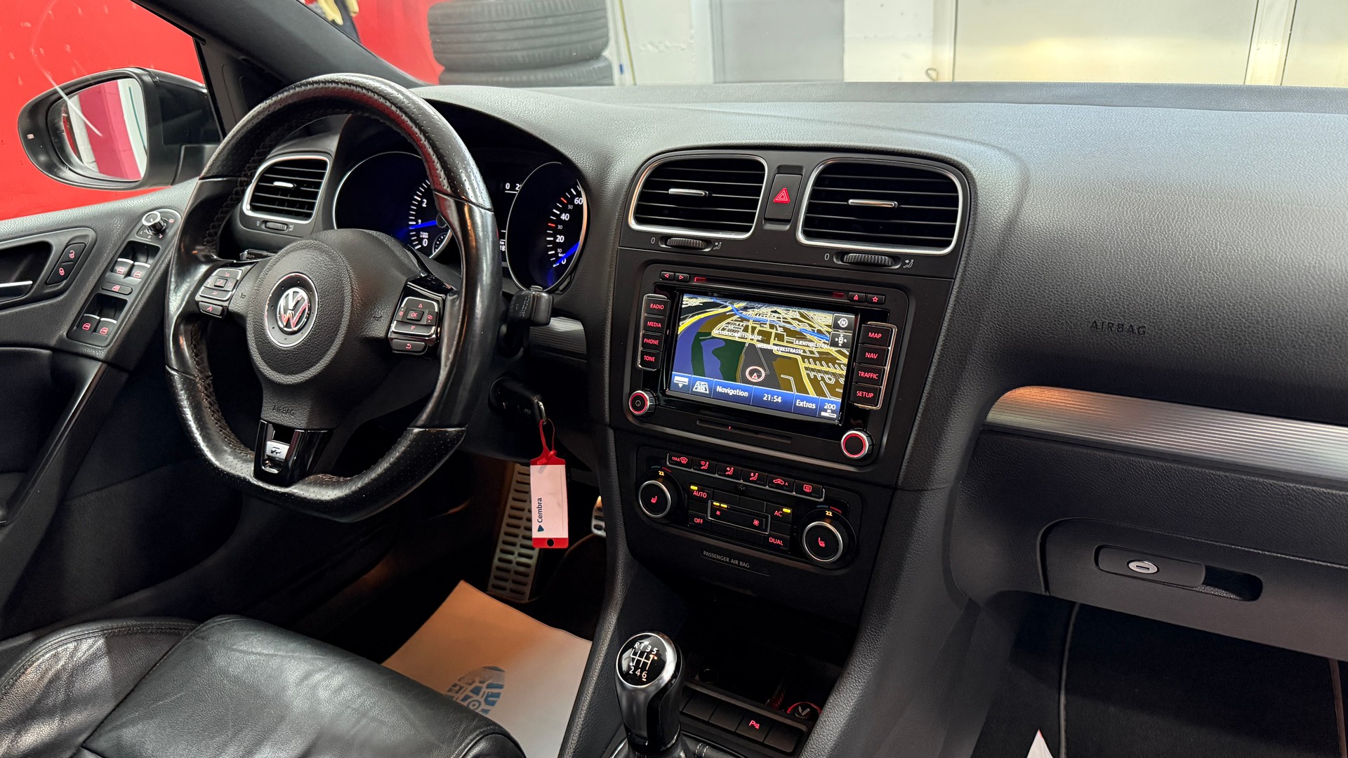 VW Golf 2.0 TSI R Team 4Motion abMFK*Servicegepflegt*8 fach bereift*Leder*Garantie u.v.m-image-8